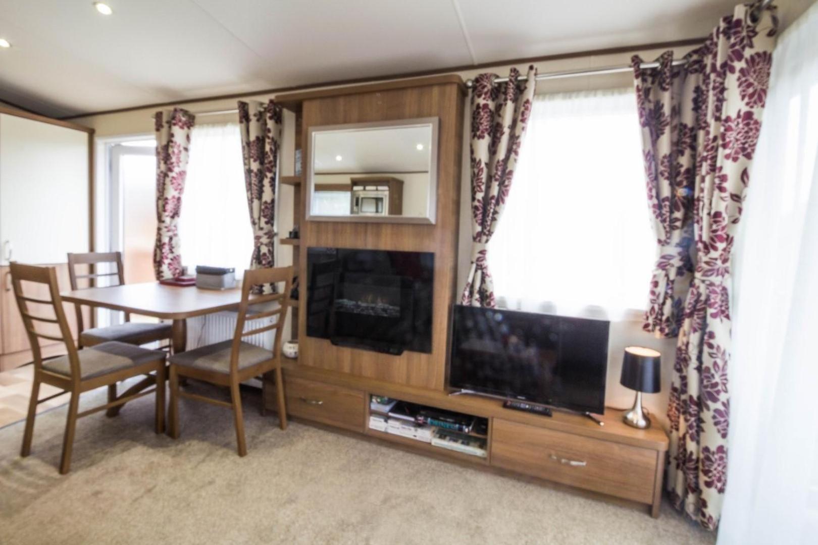 Two-Bedroom Mobile Home photo 3