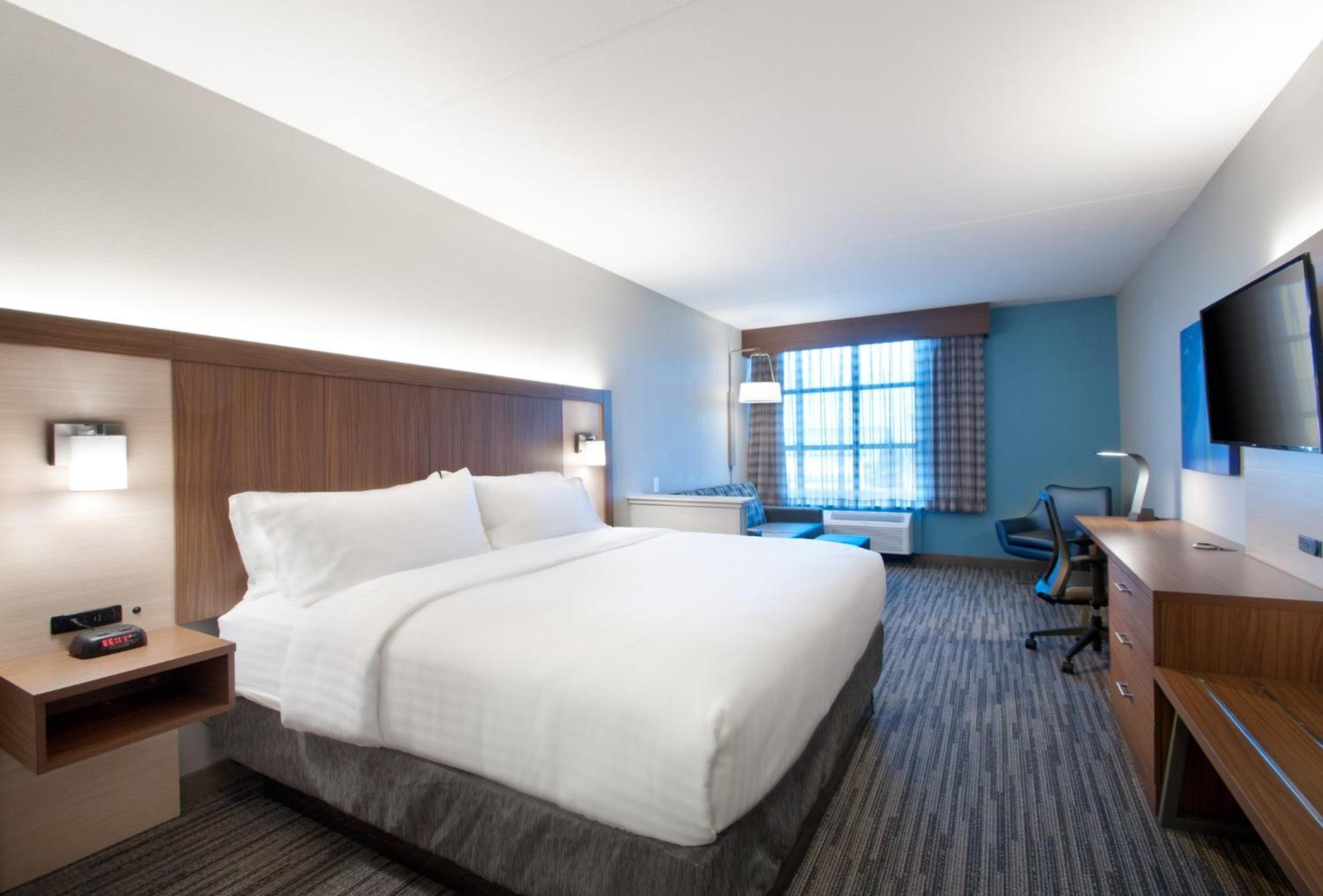 Standard King Room - Photo 6