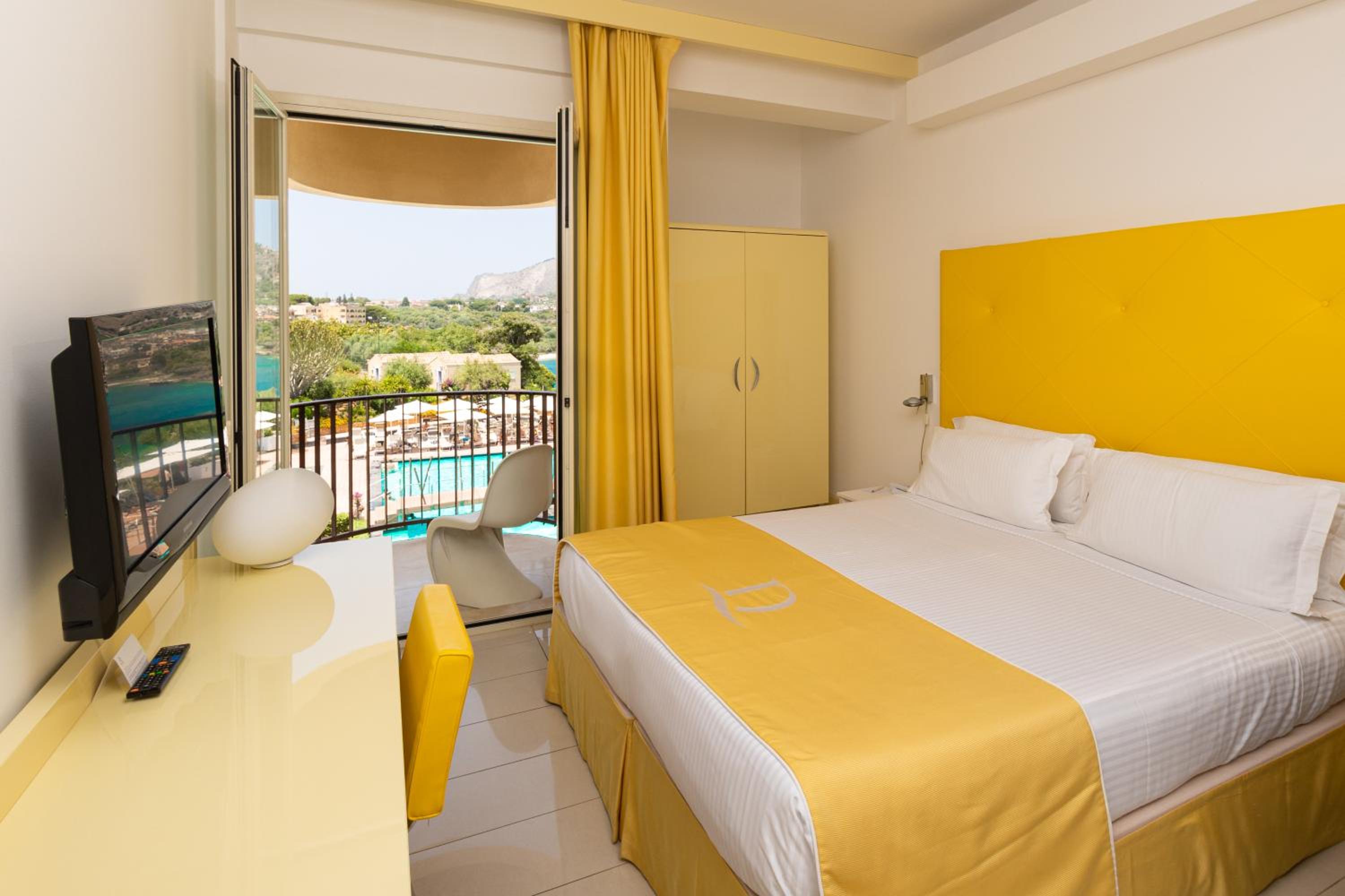 Classic Double Room with Internal View - Photo 1