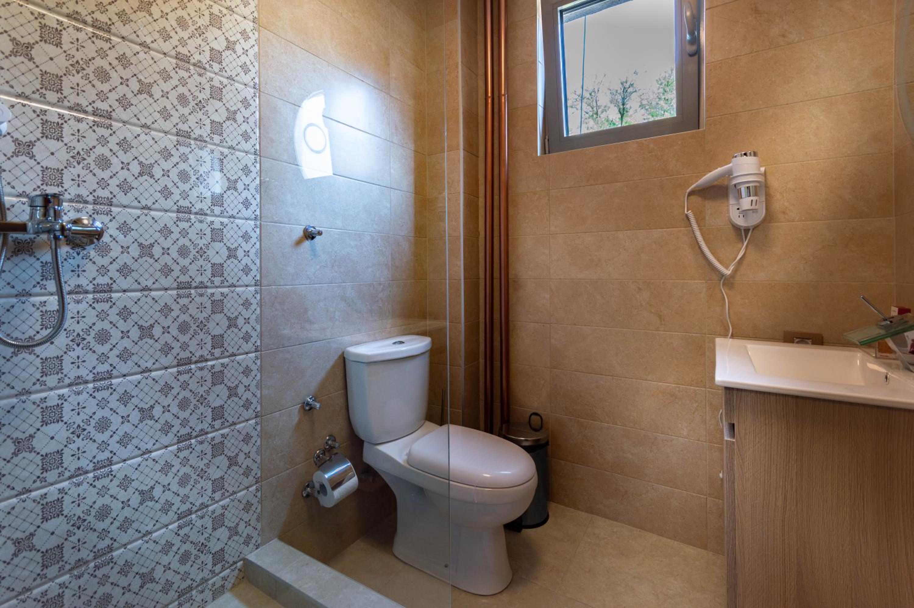 Deluxe Double Room - Photo 19