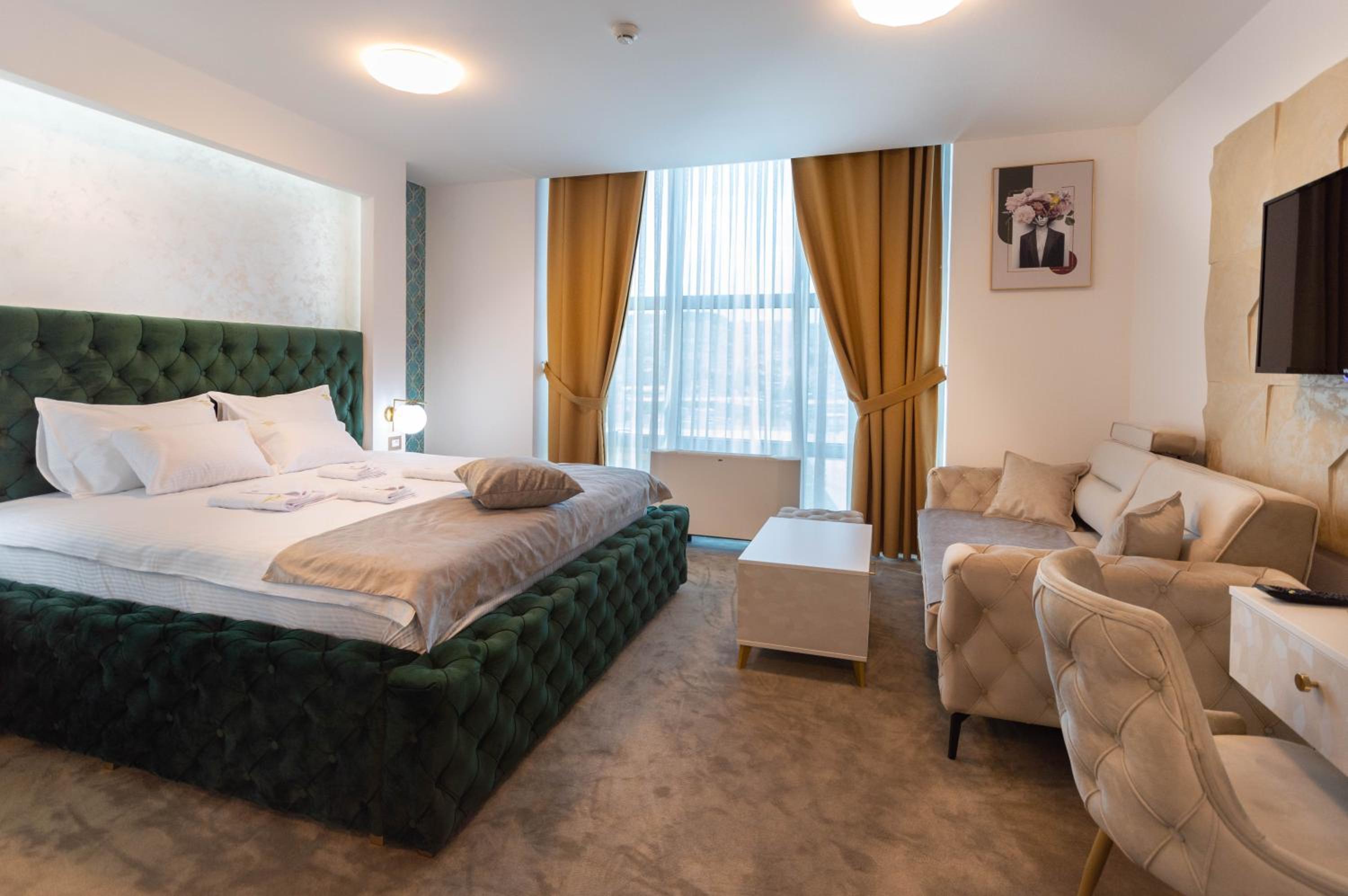 Deluxe Double Room - Photo 1