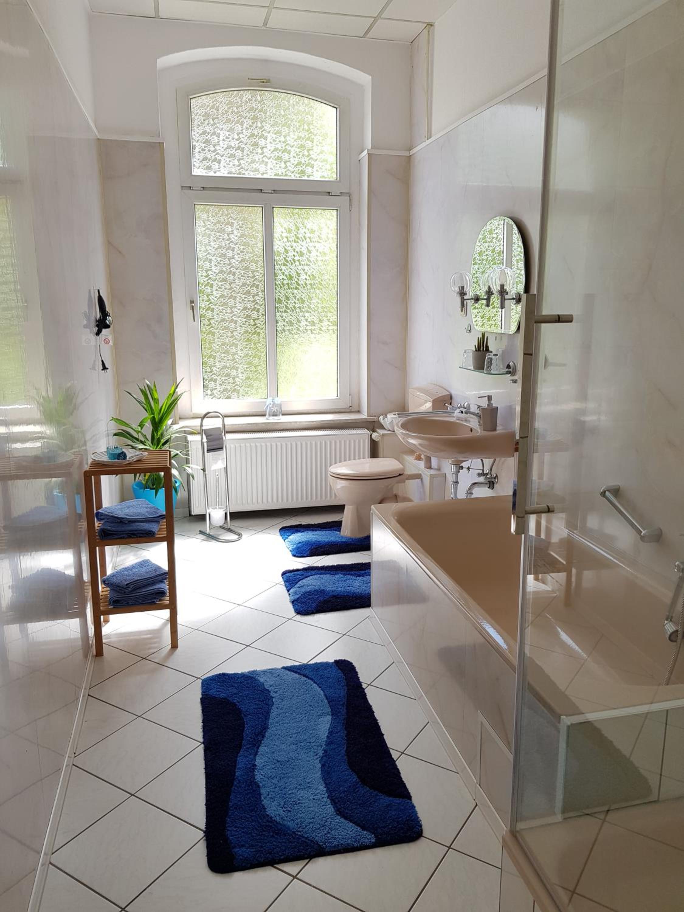 Family Room with Private Bathroom photo 2