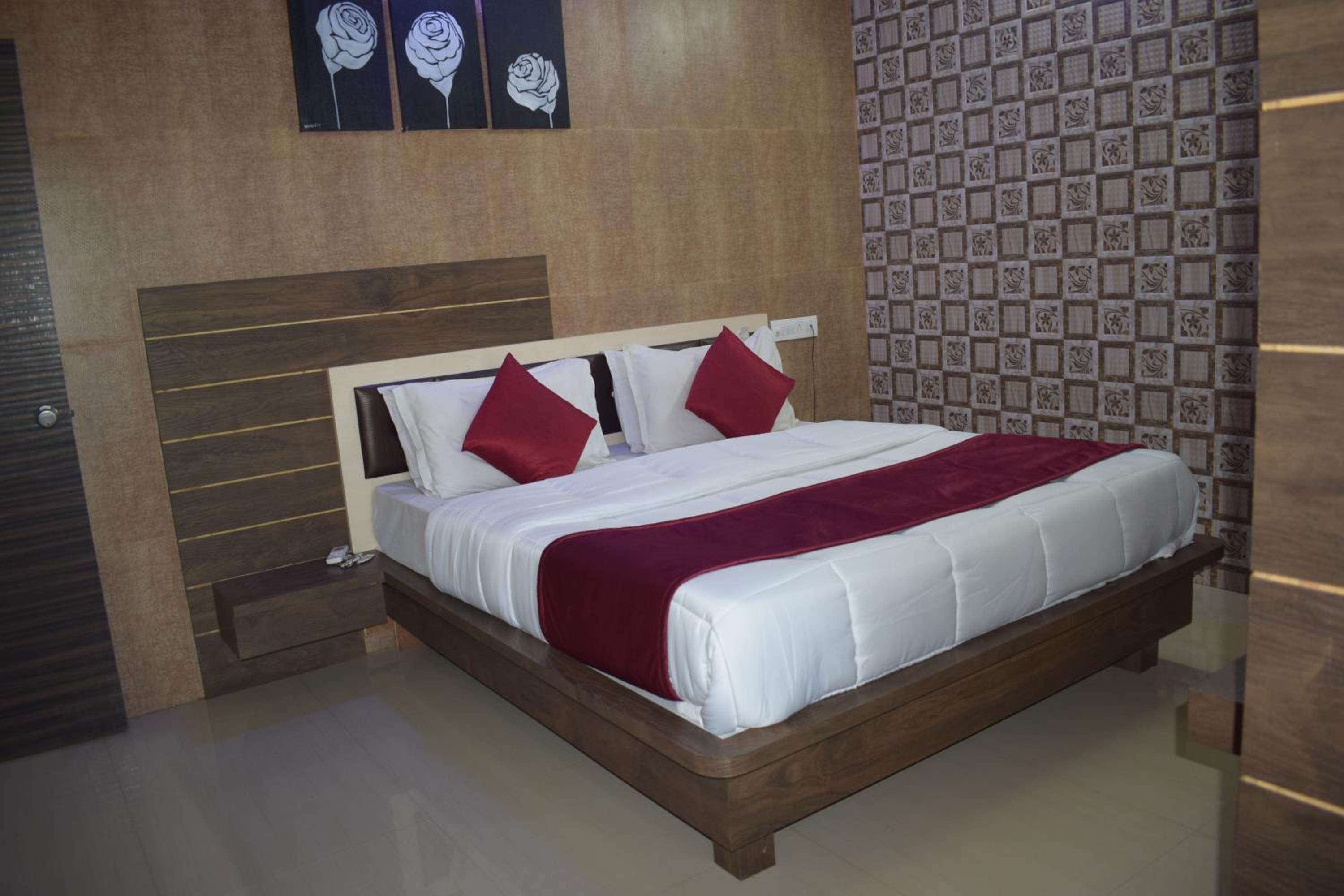 Standard Double Room with Fan photo 2