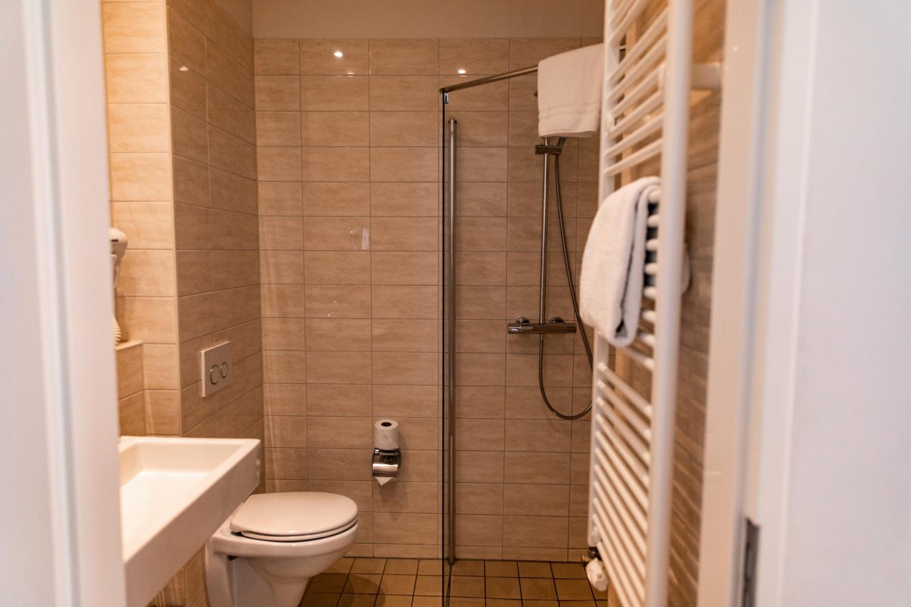 Comfort Room - Photo 4