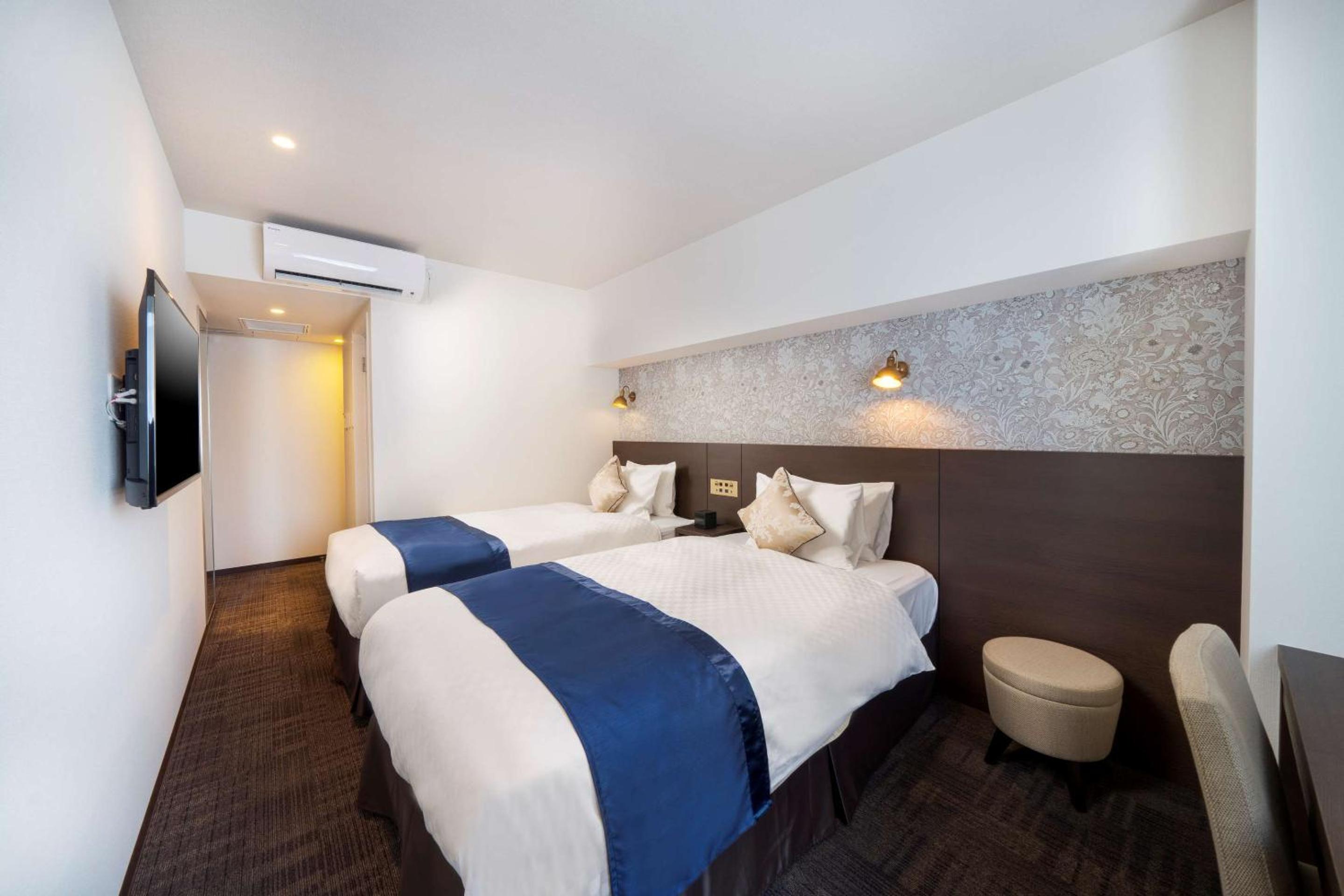 Superior Twin Room - Photo 4