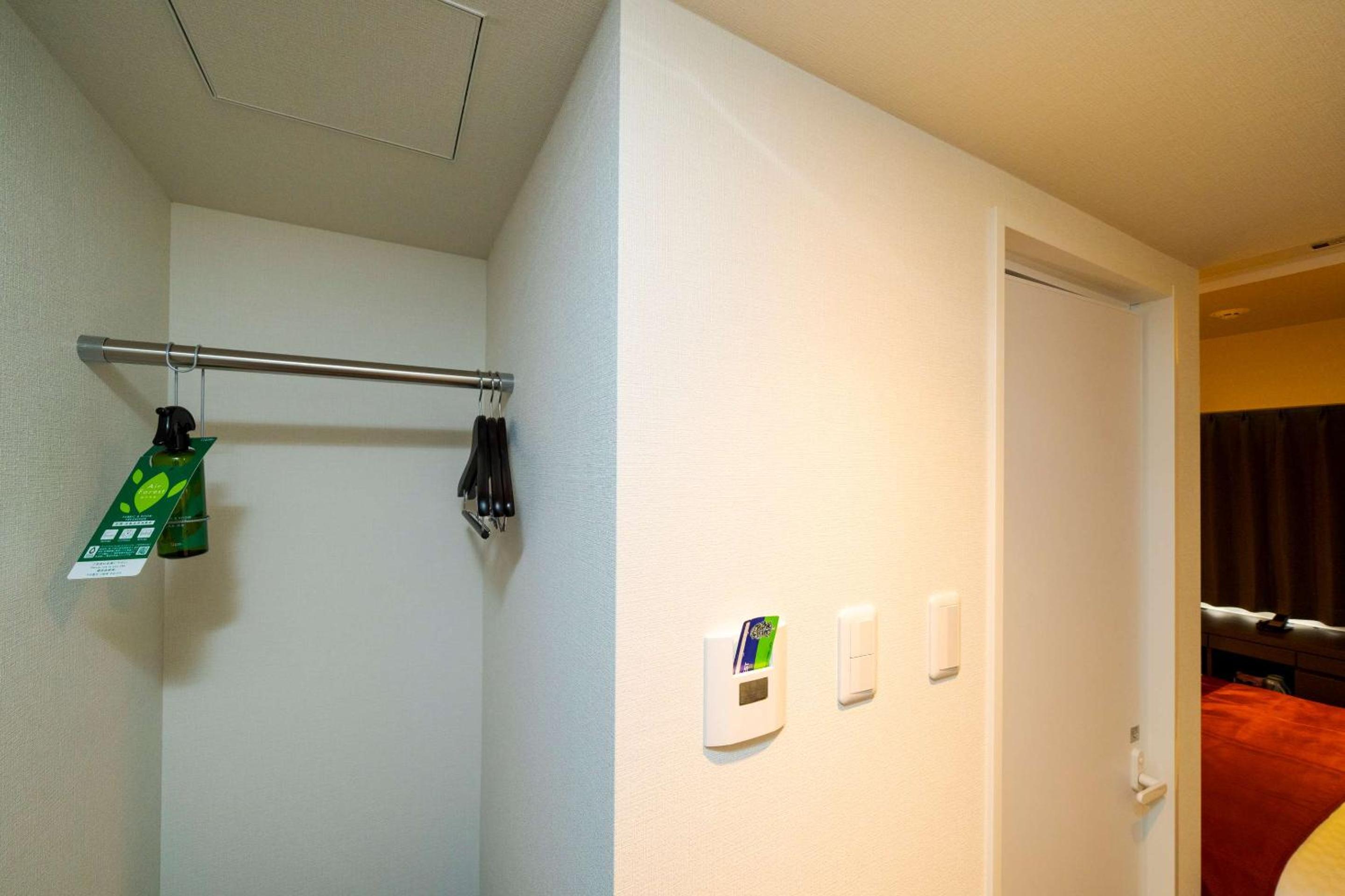 Standard Double Room - Photo 9