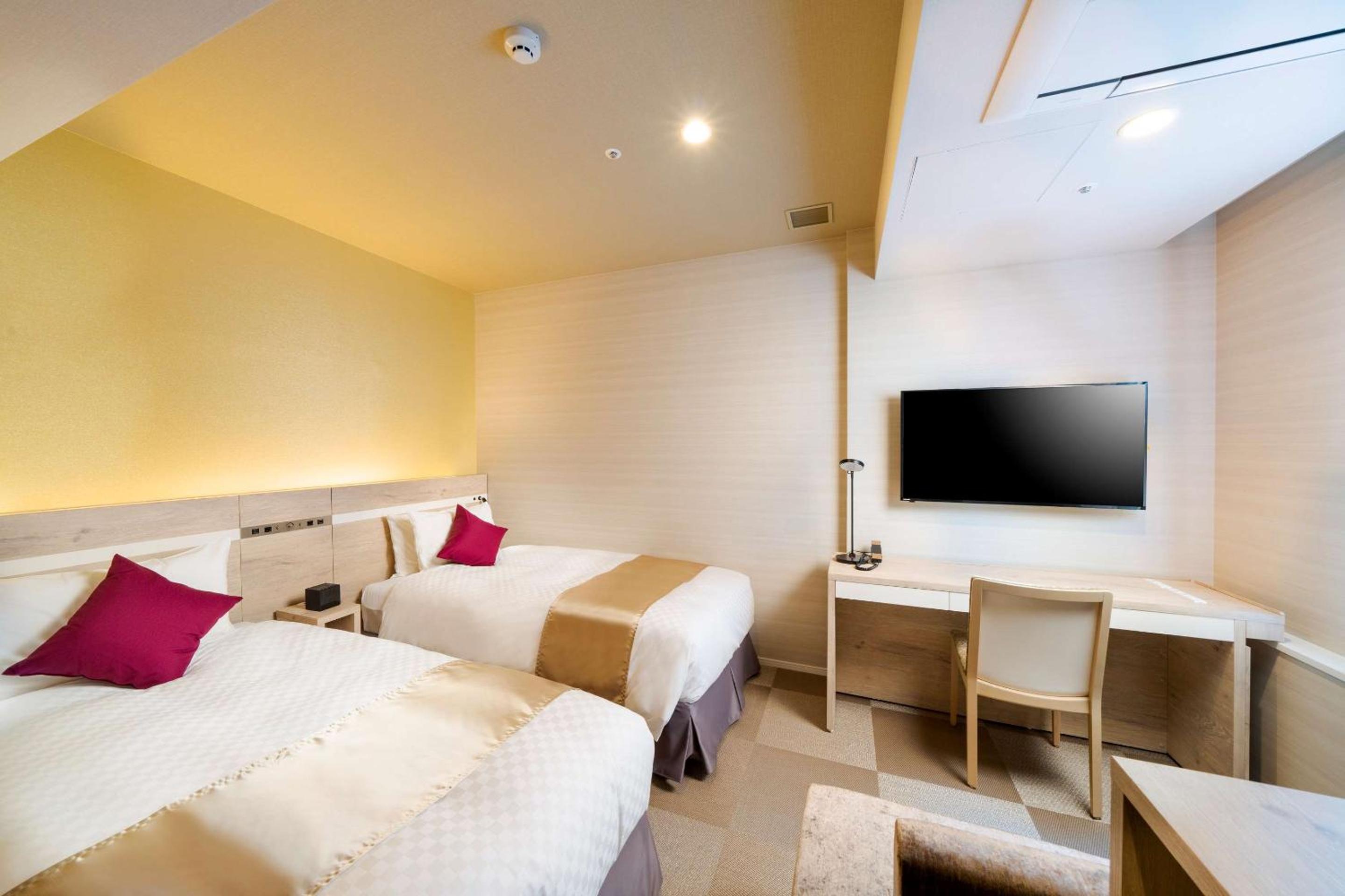 Deluxe Twin Room - Disability Access photo 2