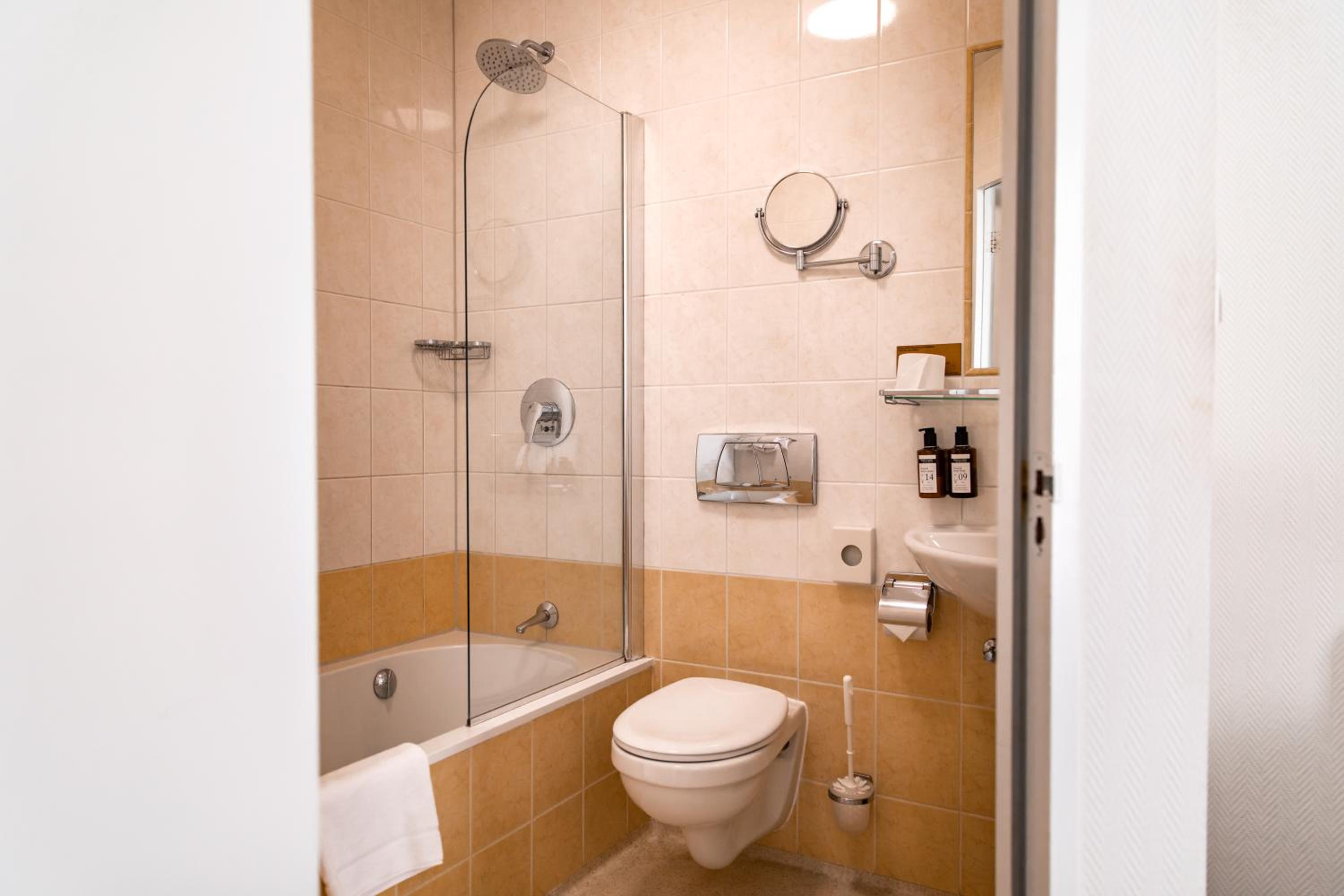 Comfort Plus Room - Photo 10