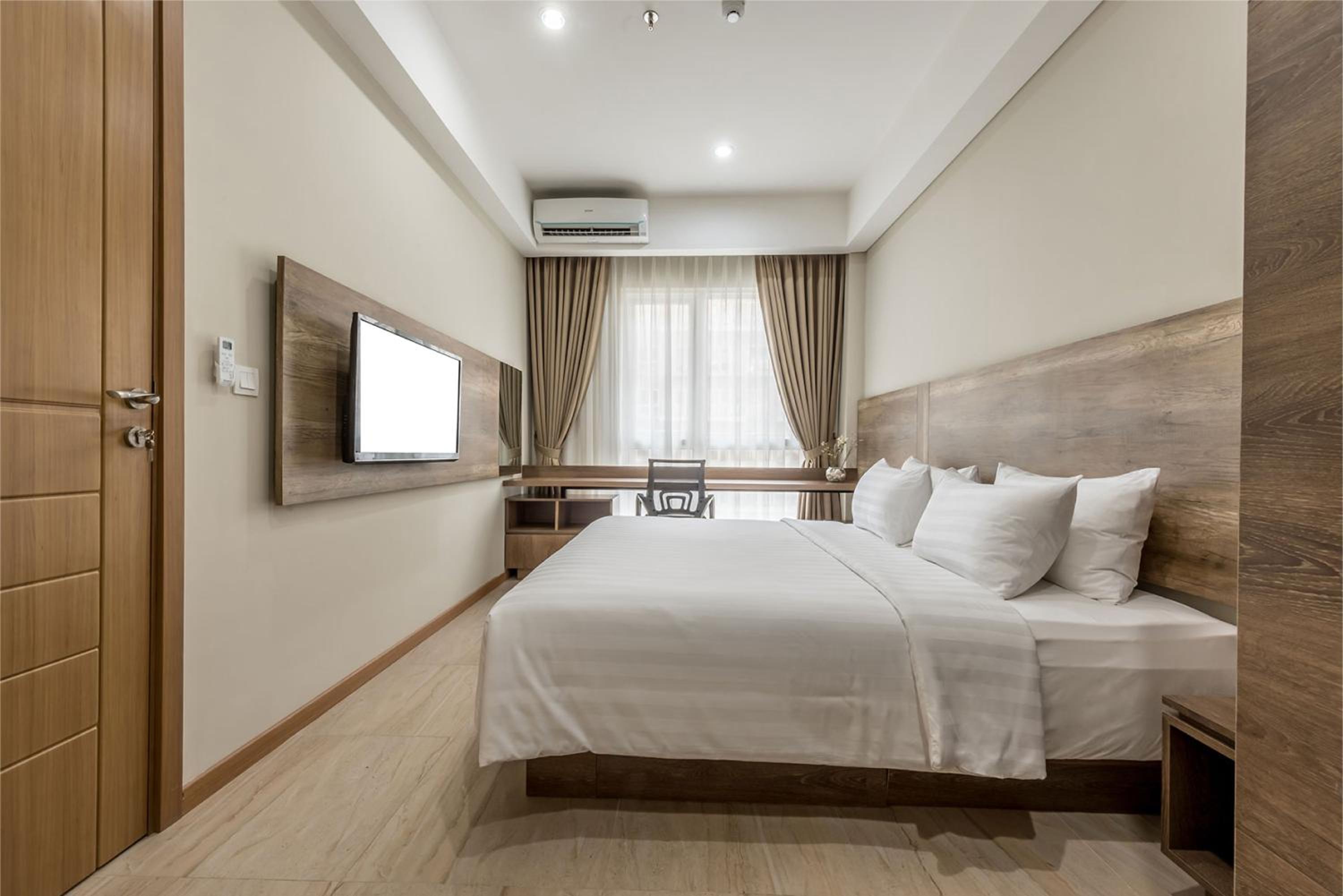Two-Bedroom Apartment - Photo 2