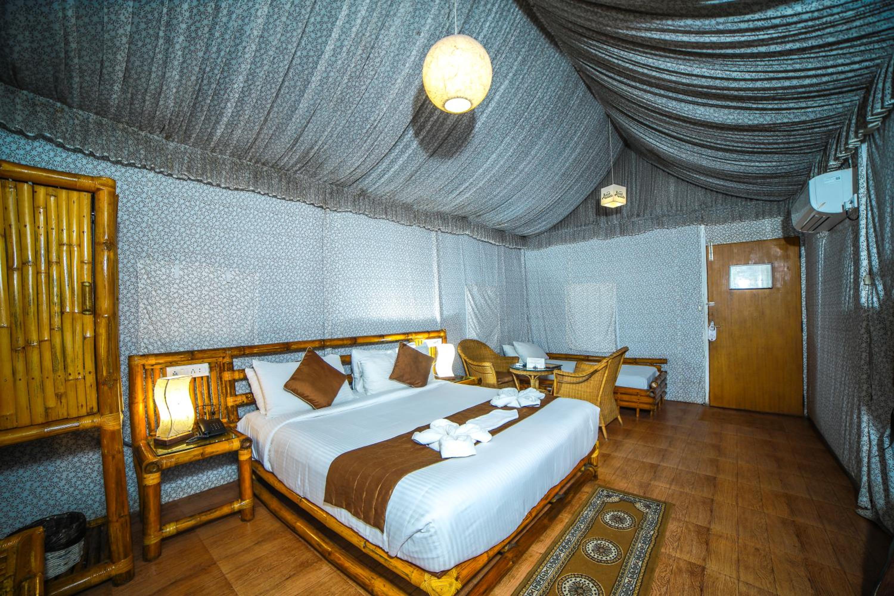 Tent - Photo 1