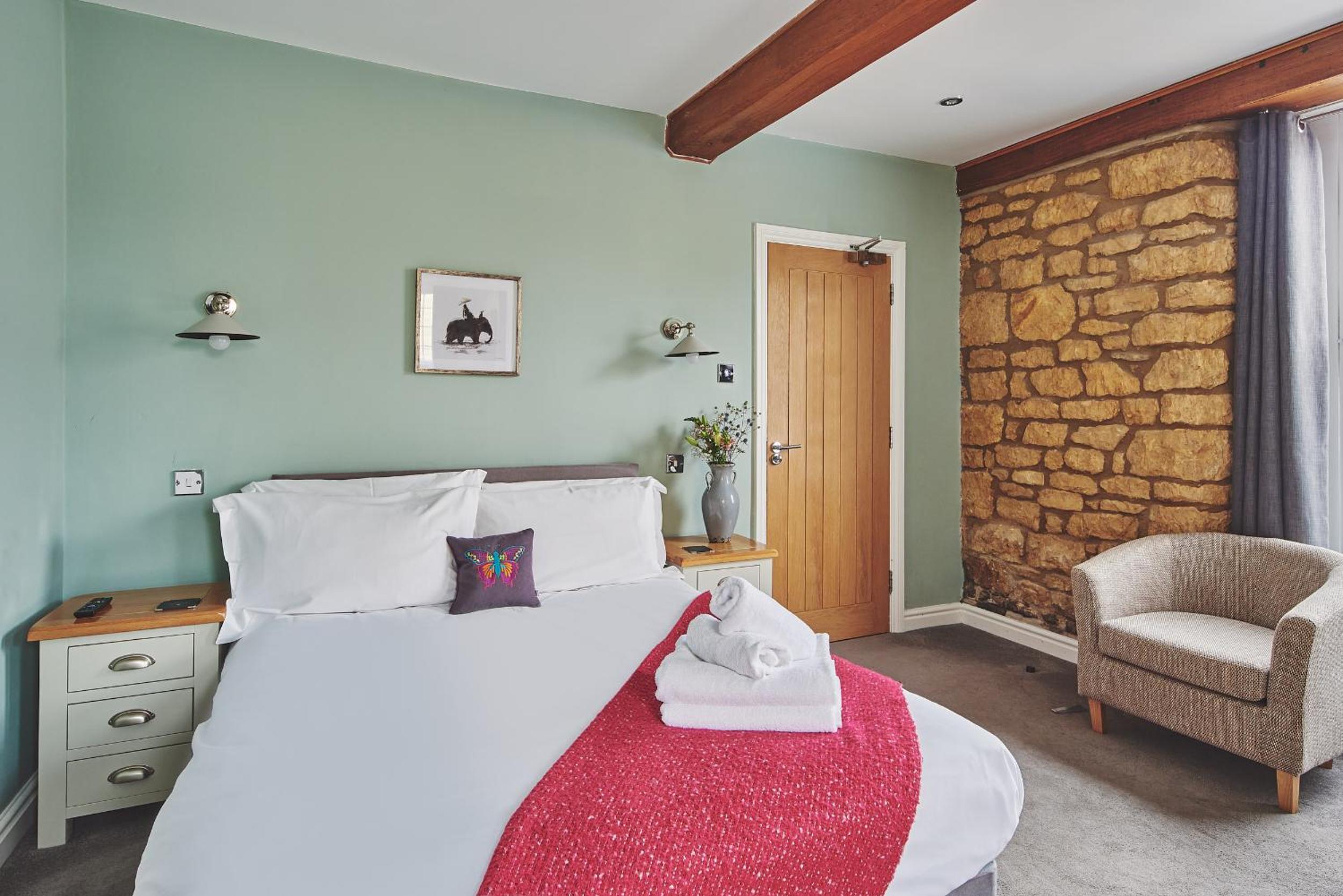 Double Room - Photo 11