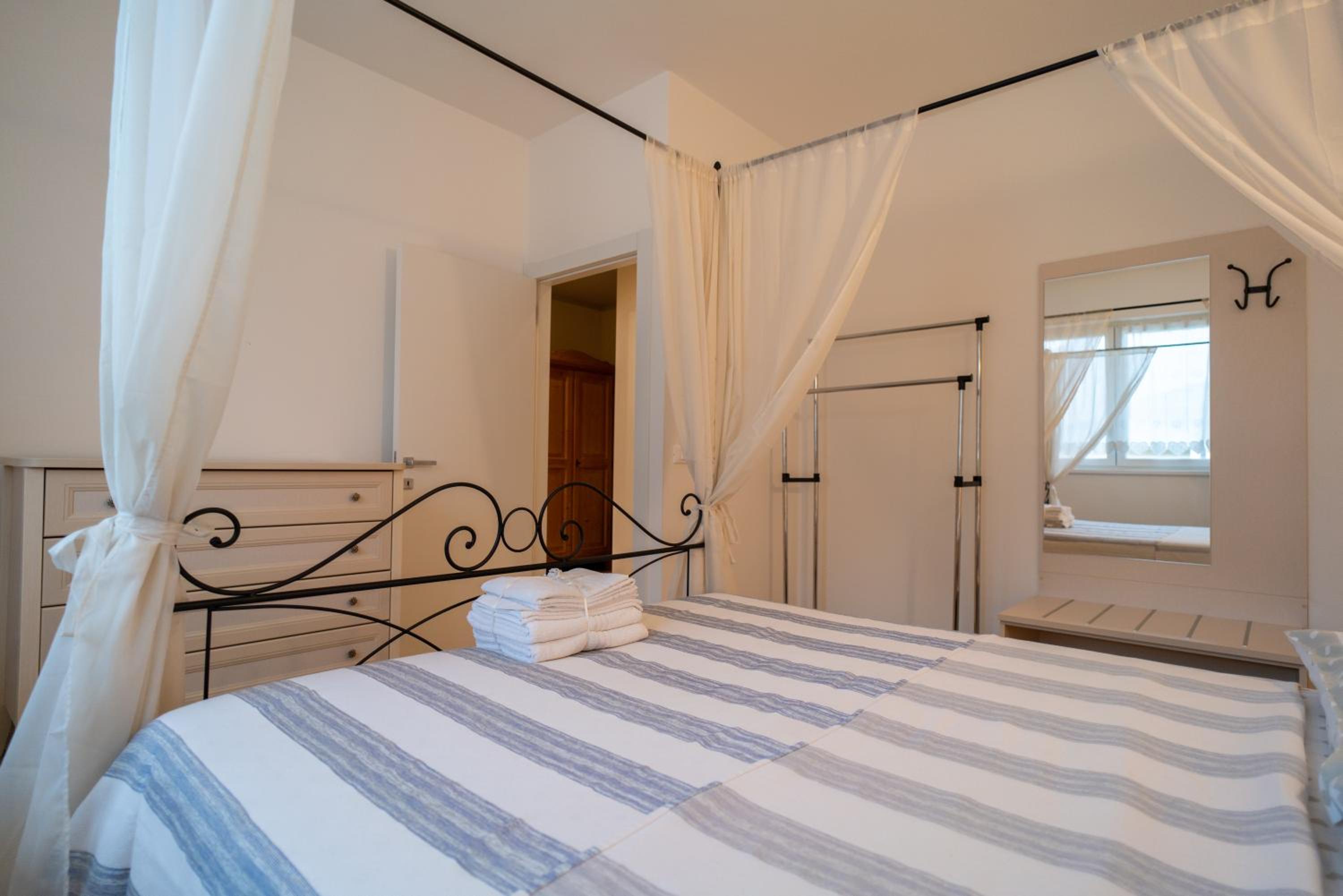 Two-Bedroom House - Photo 10