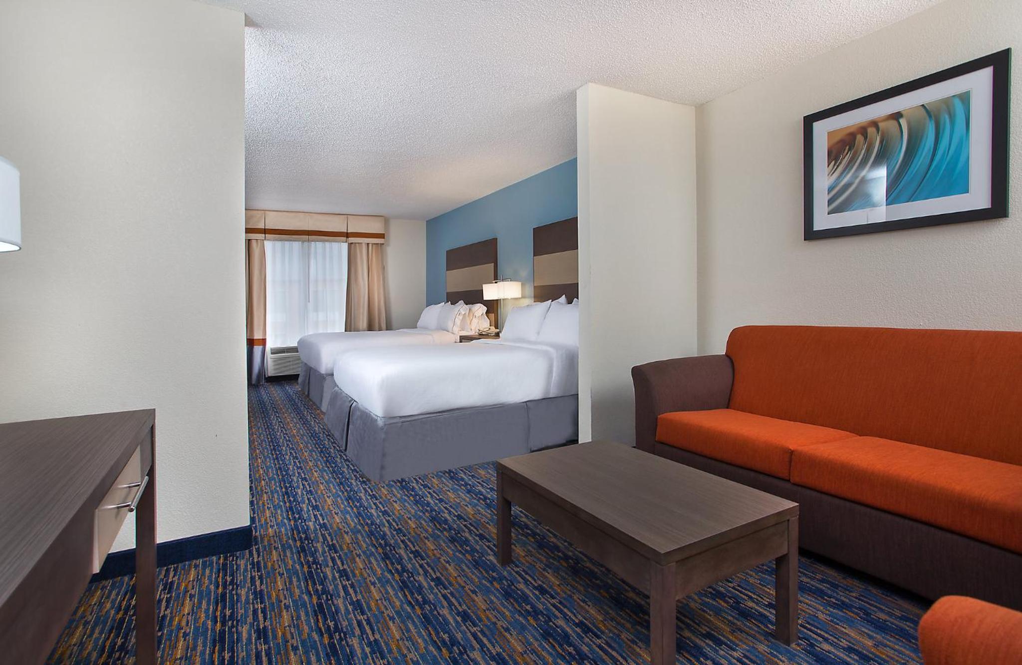 Suite with Two Queen Beds - Photo 1