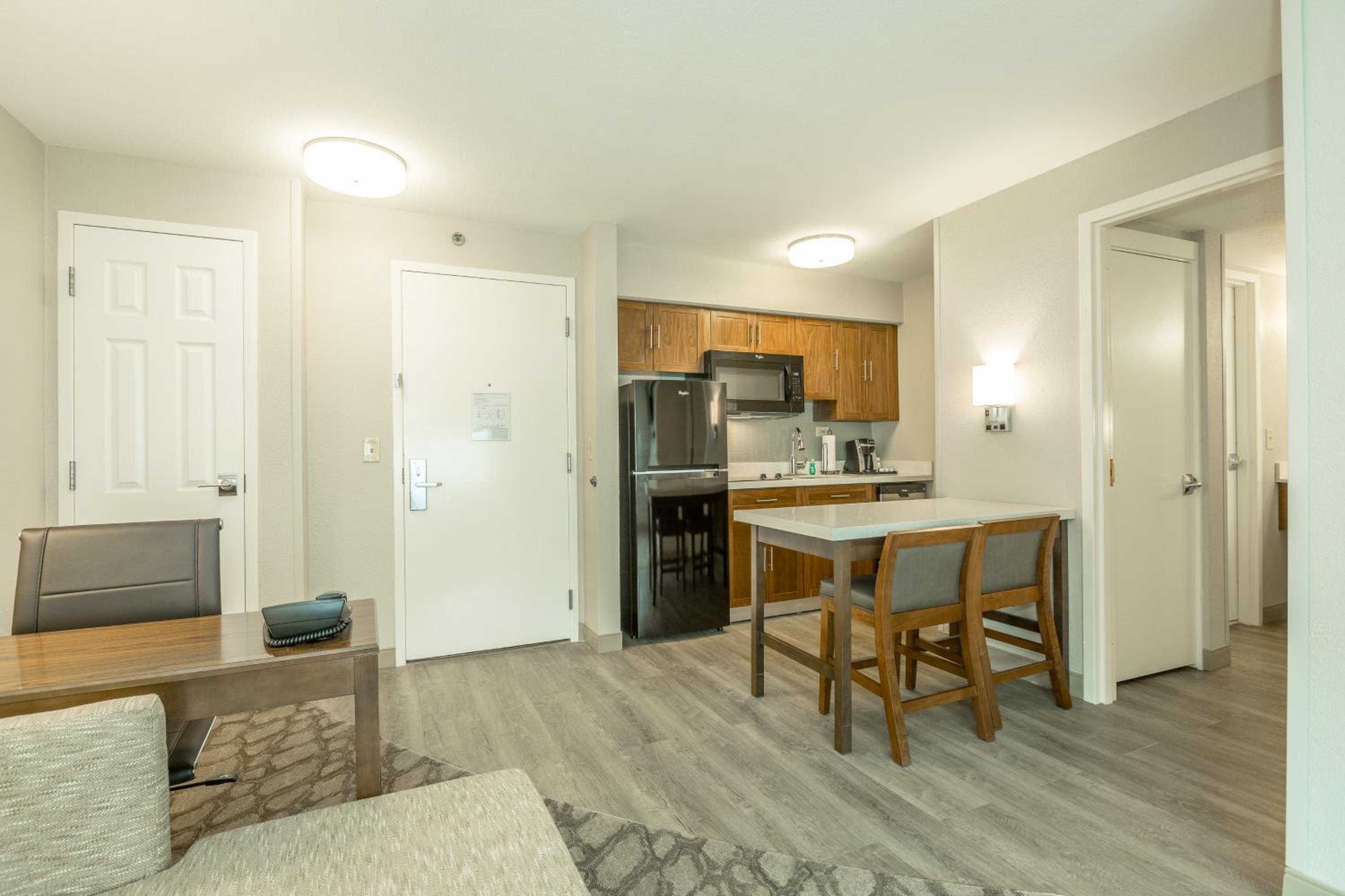 One-Bedroom Suite with Two Double Beds photo 3