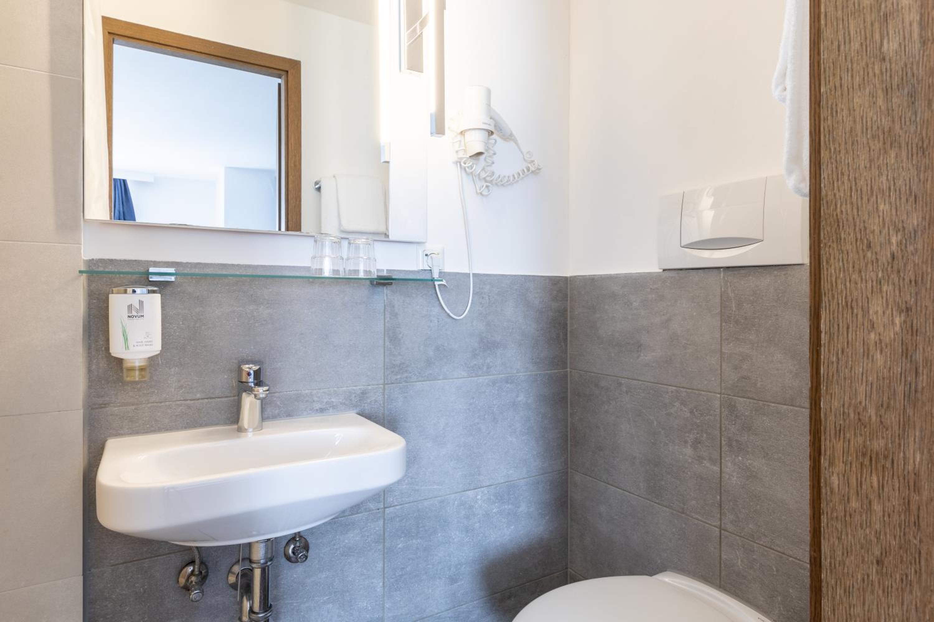 Standard Triple Room photo 3