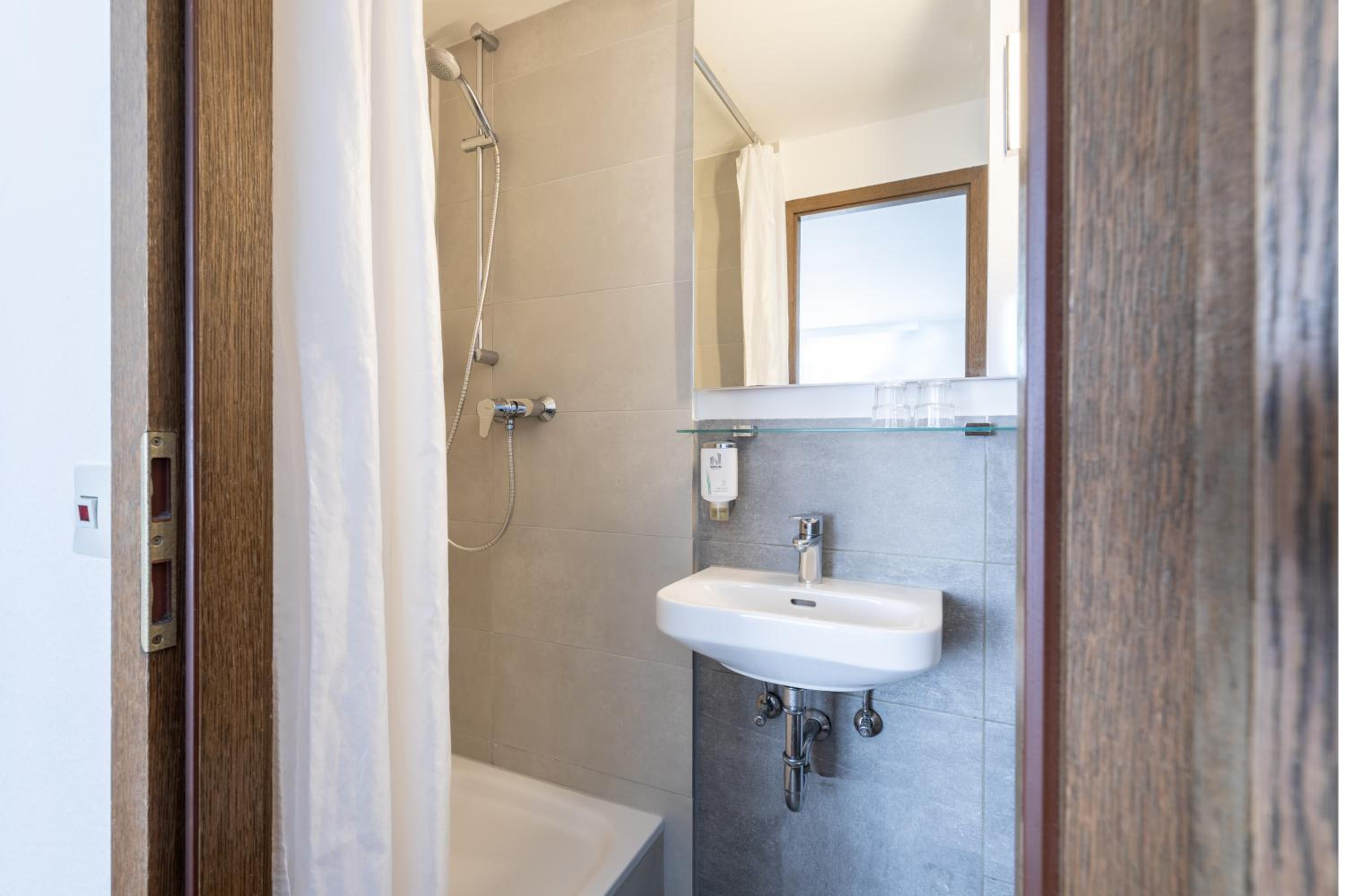 Standard Triple Room photo 2