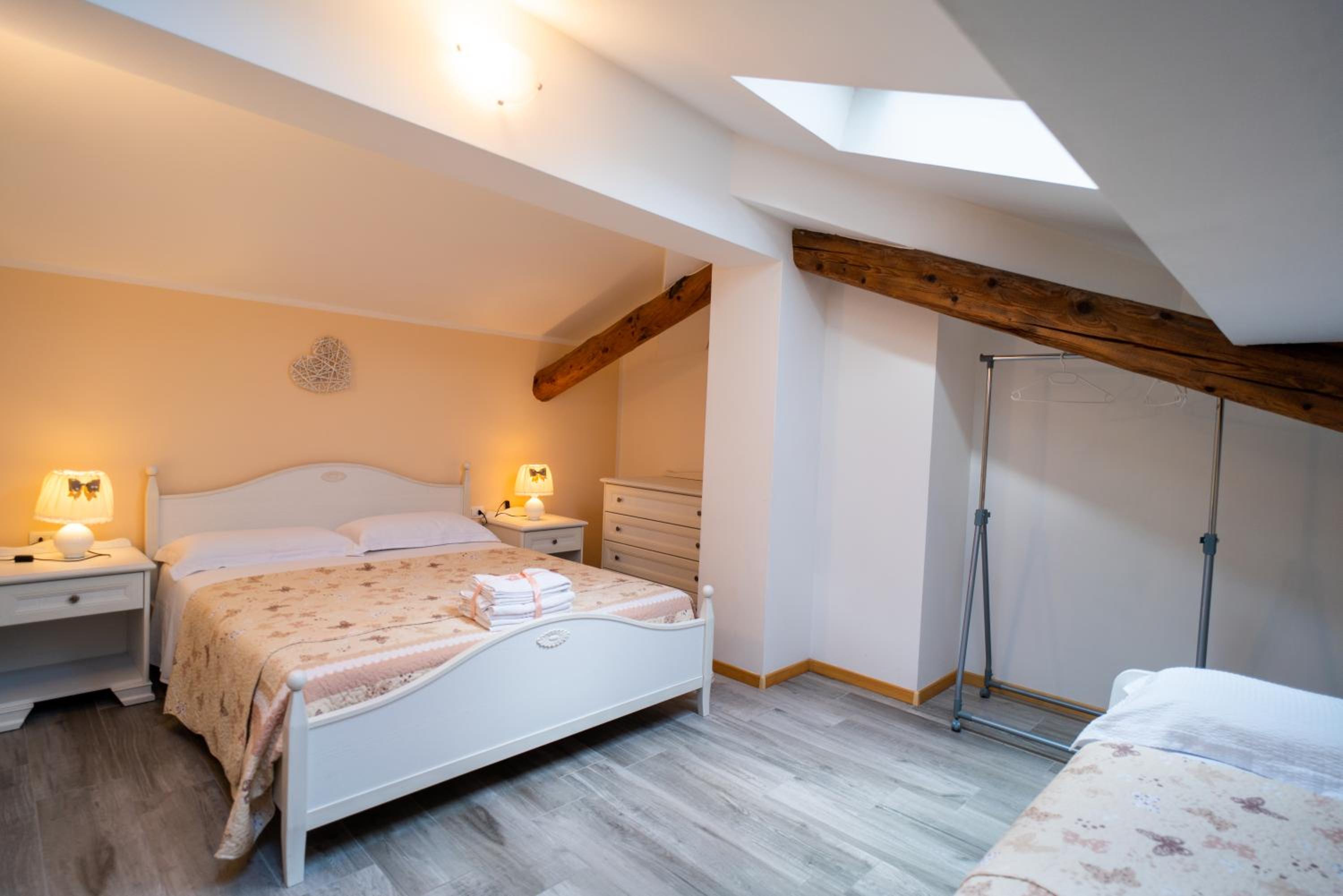 Deluxe Suite with Spa Bath - Photo 23
