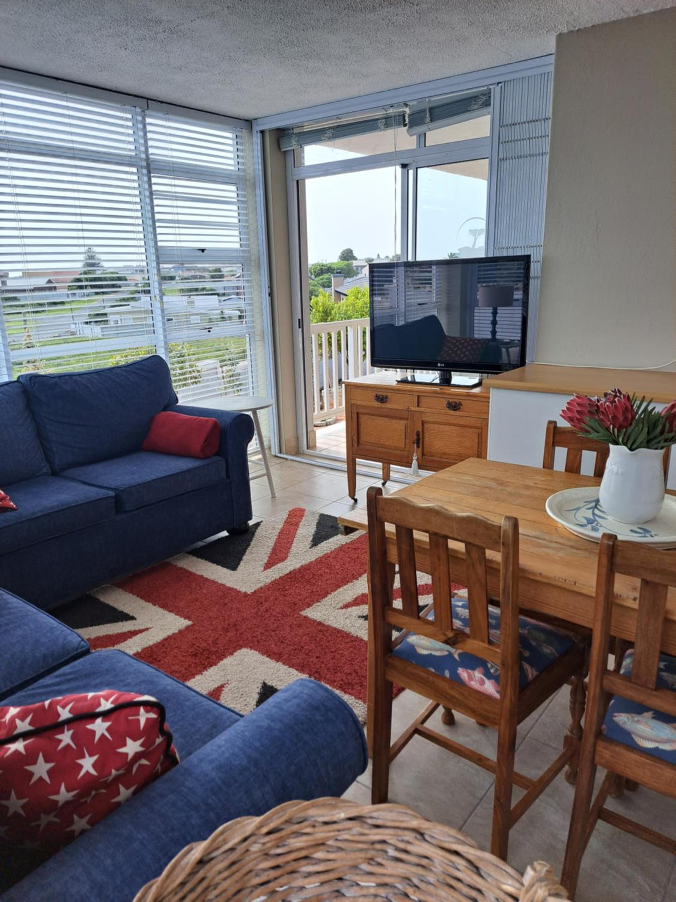 Two-Bedroom Apartment - Photo 7