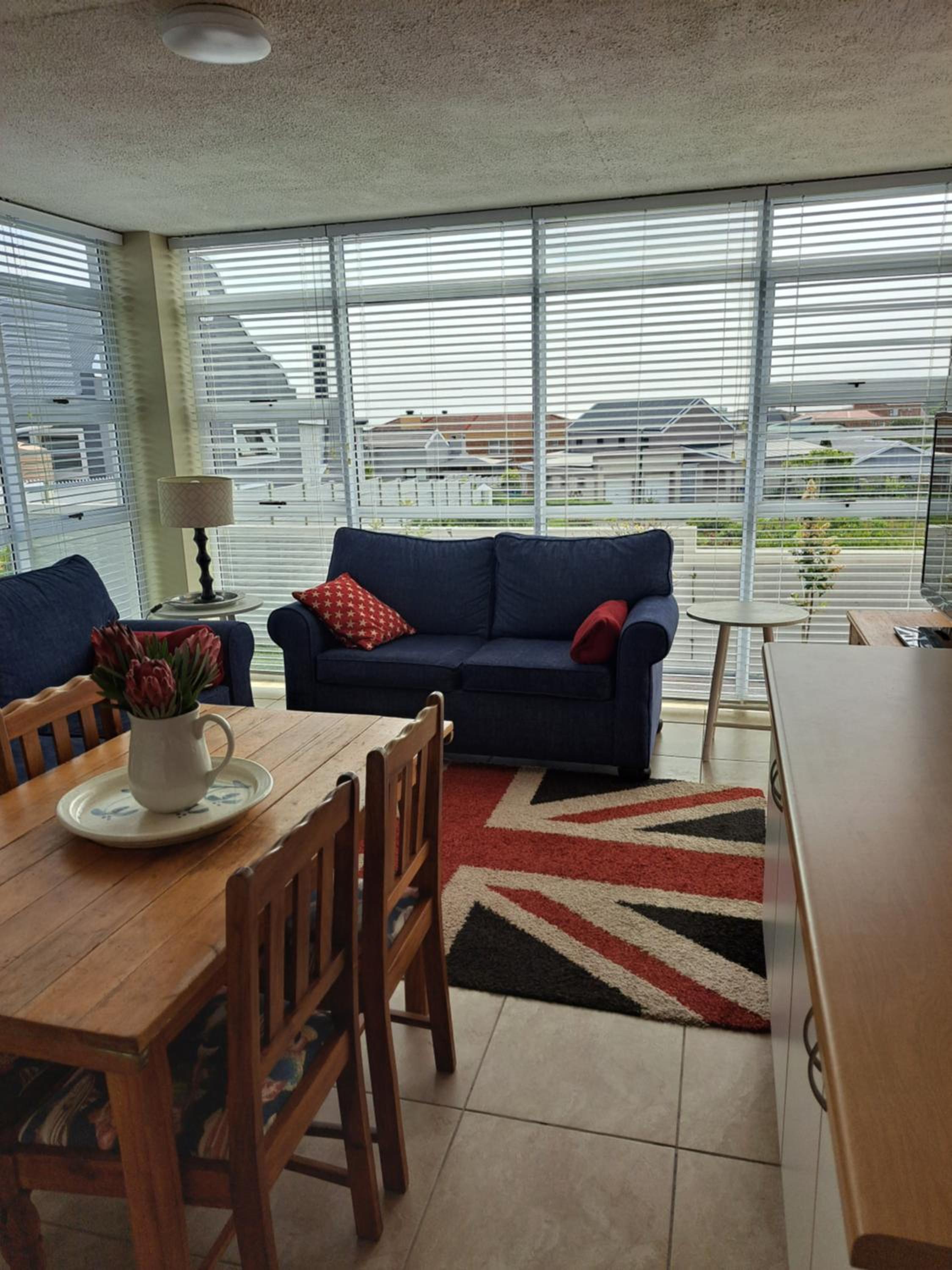 Two-Bedroom Apartment - Photo 10