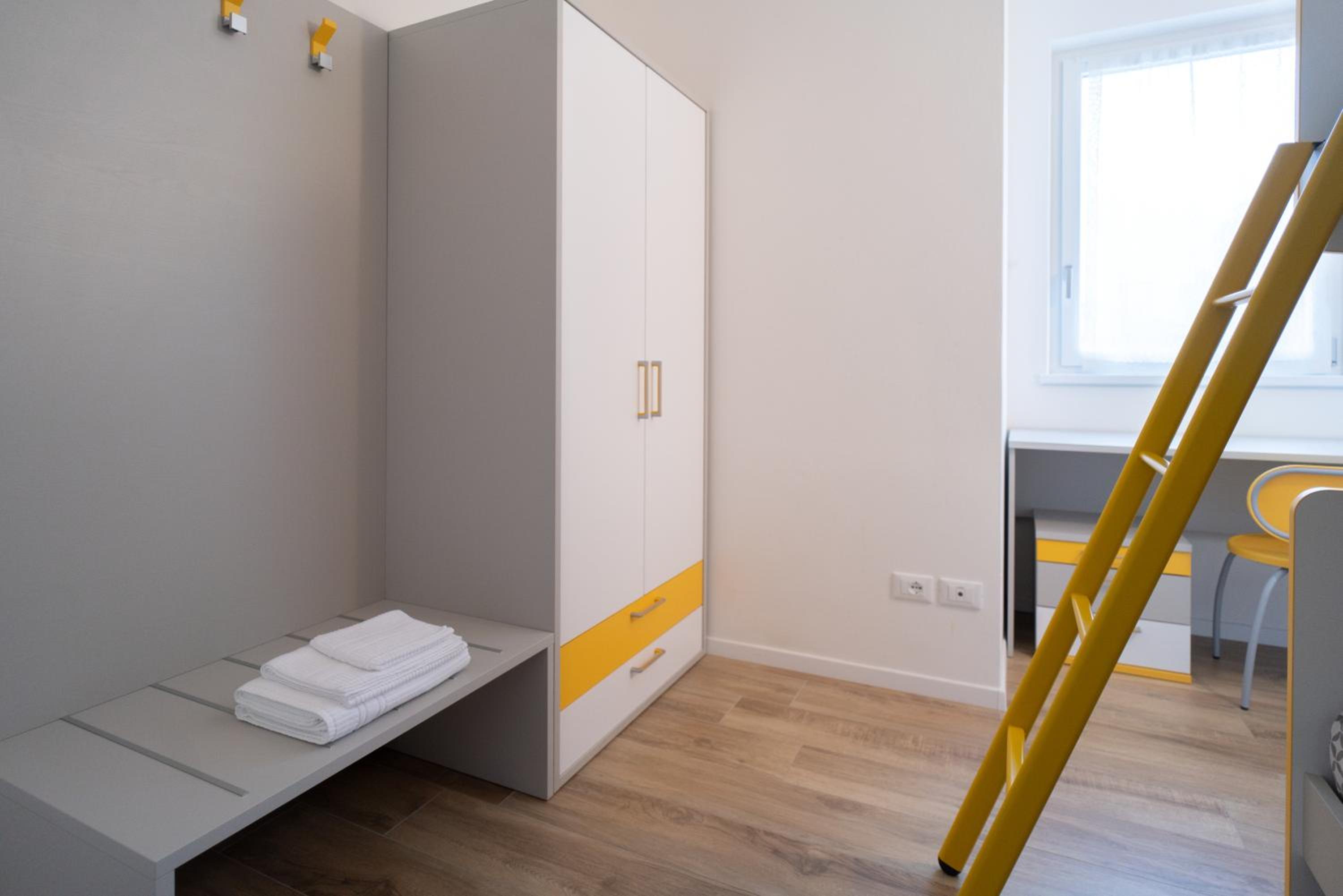 Two-Bedroom House - Photo 3