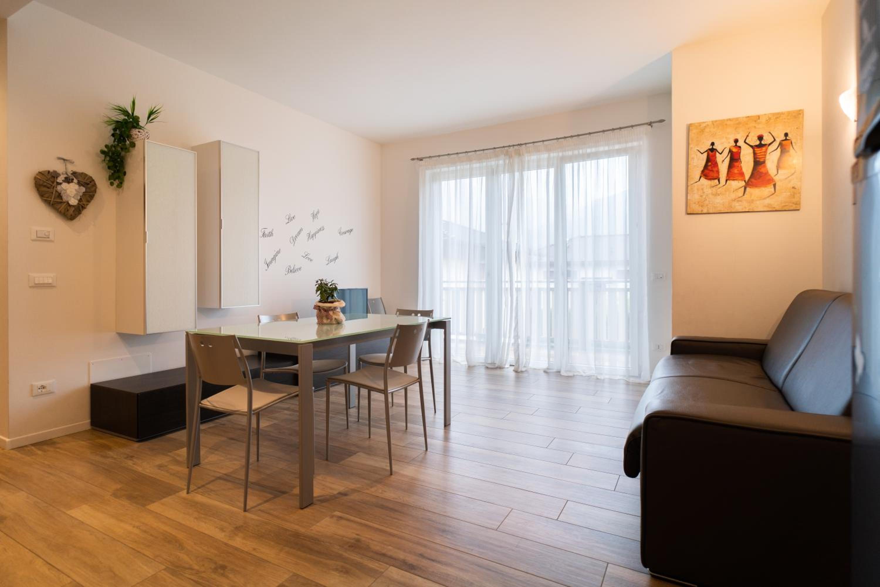Two-Bedroom House - Photo 4