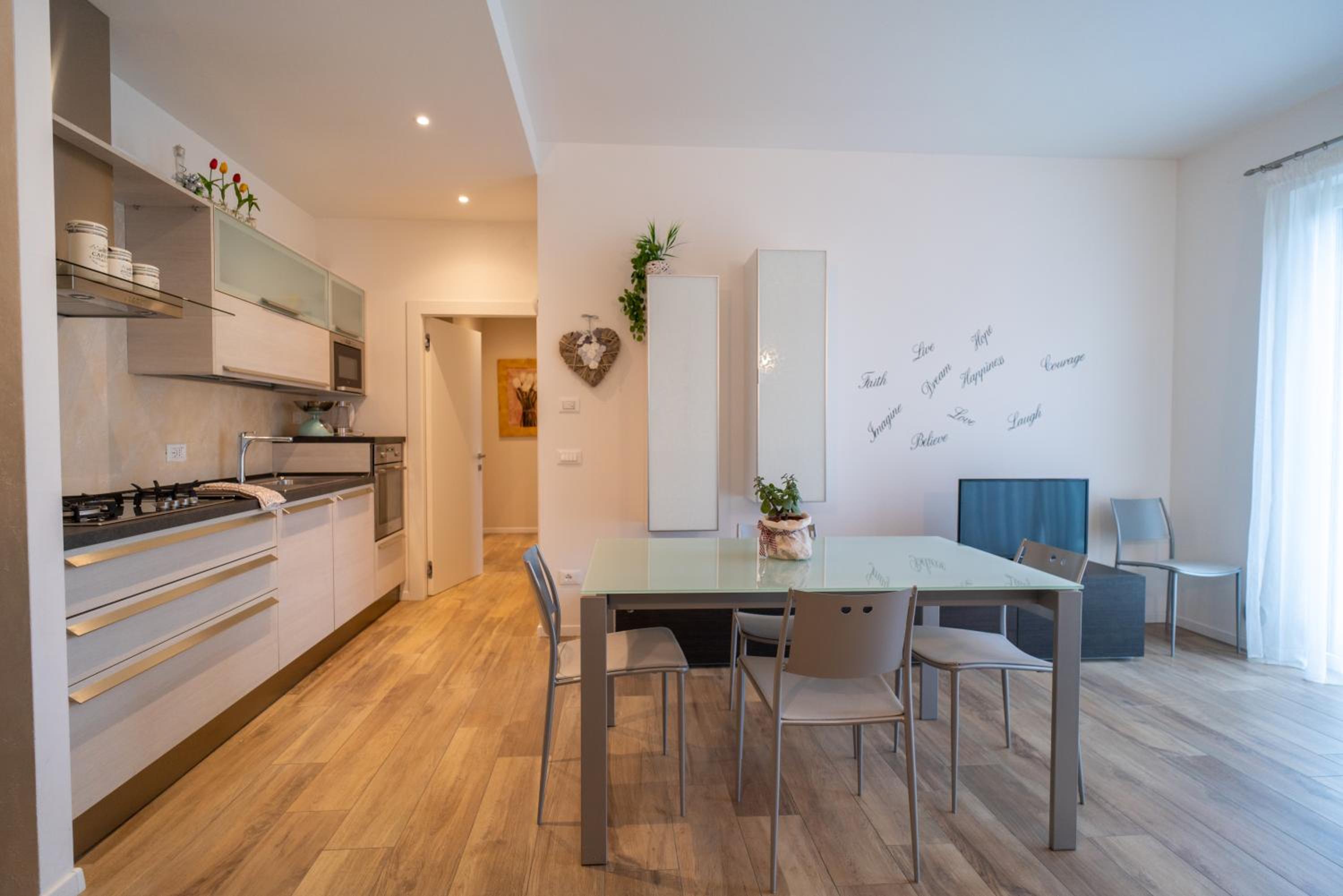 Two-Bedroom House - Photo 17