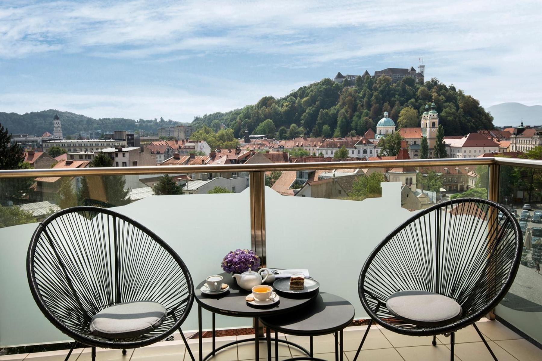 Balcony & Terrace