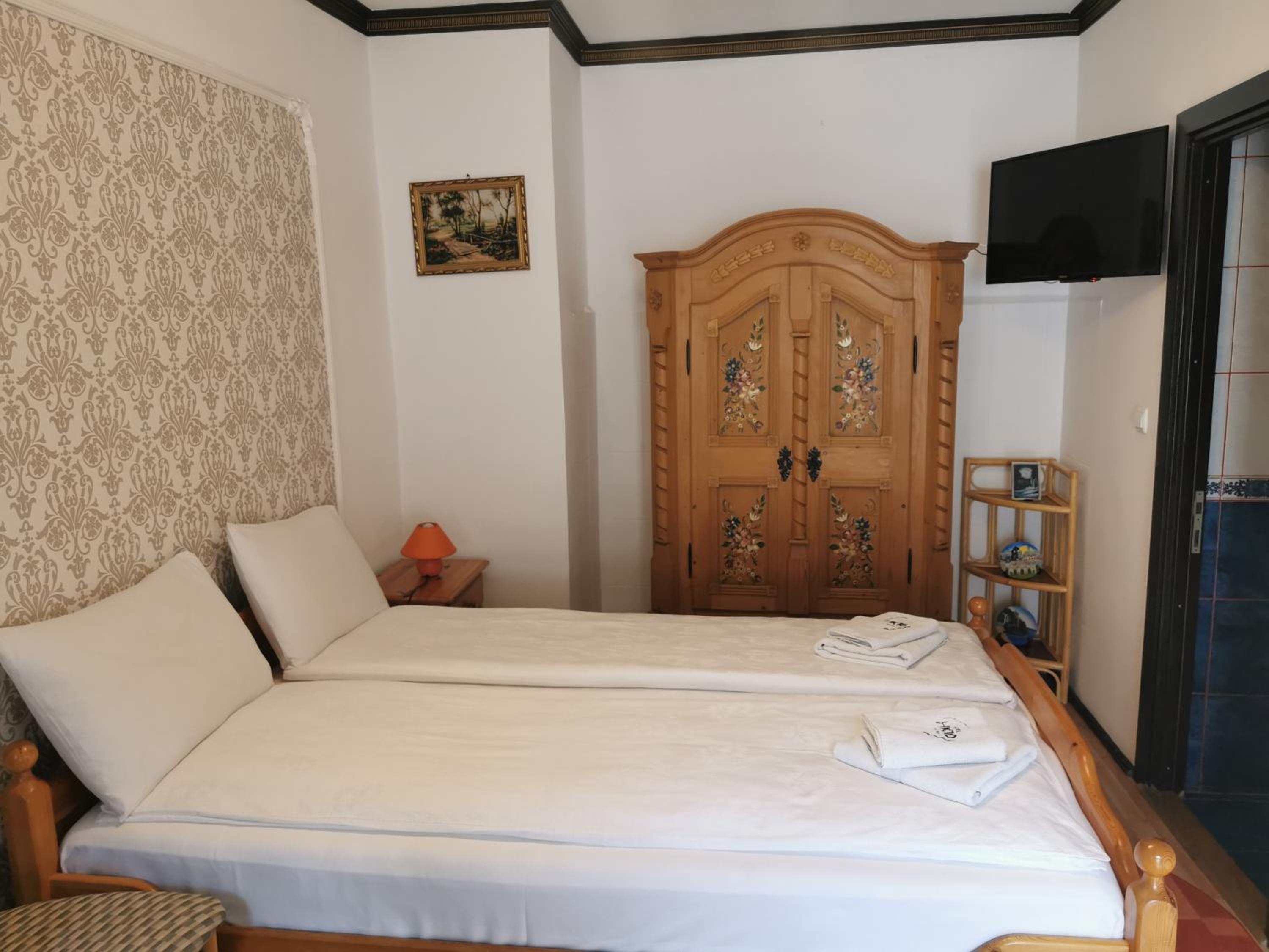 Double Room - Photo 12
