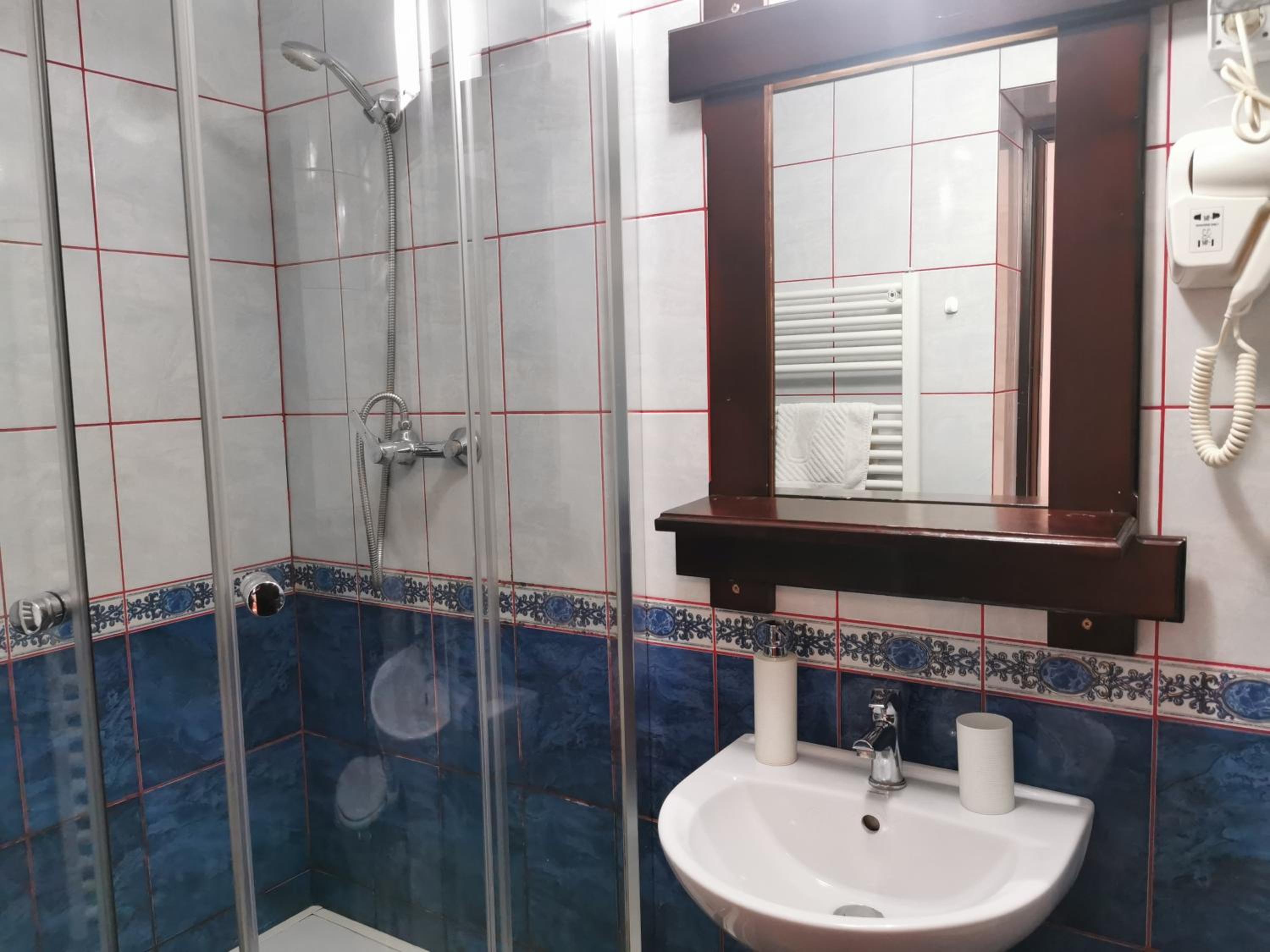 Double Room - Photo 9