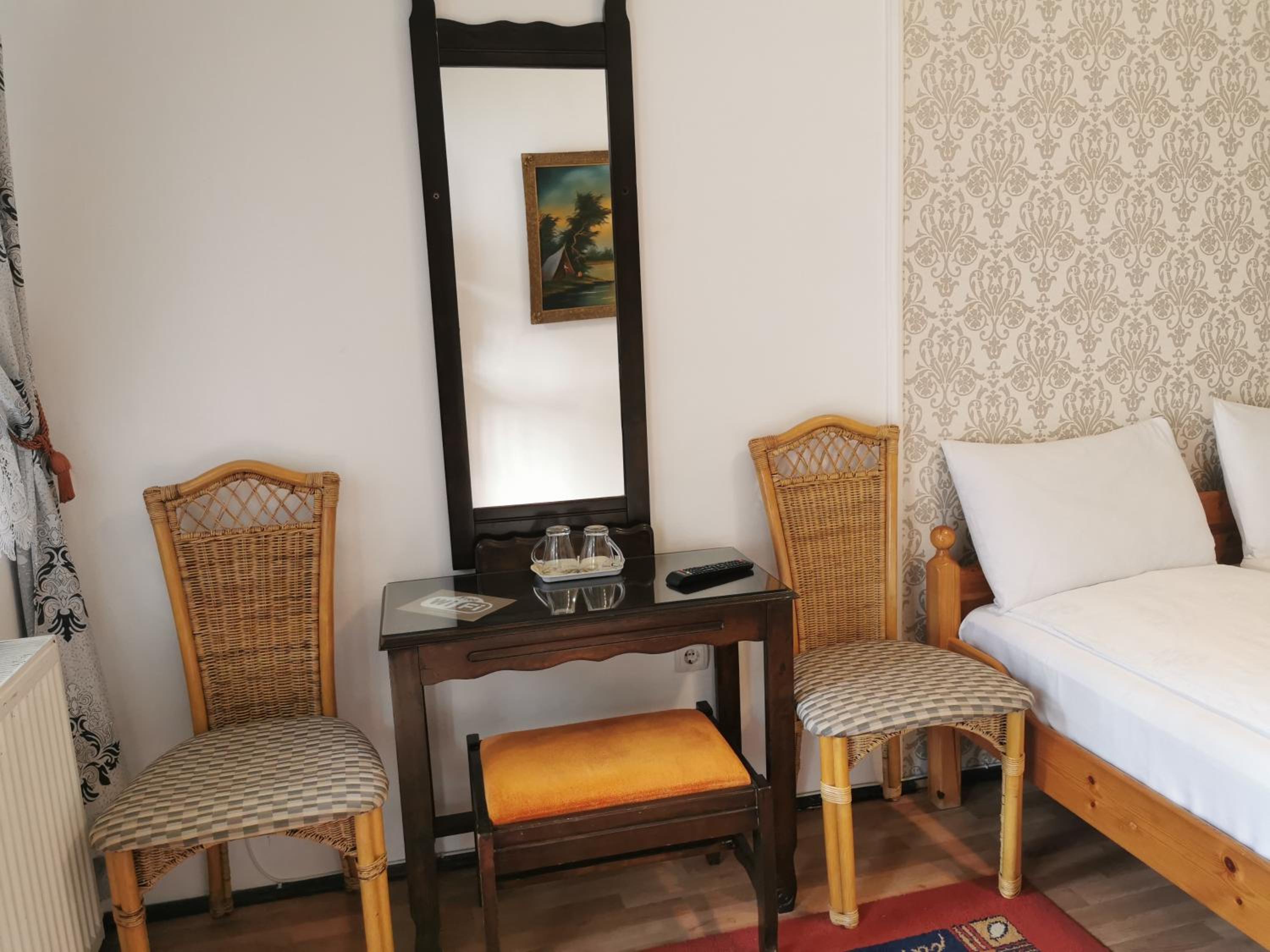 Double Room - Photo 6