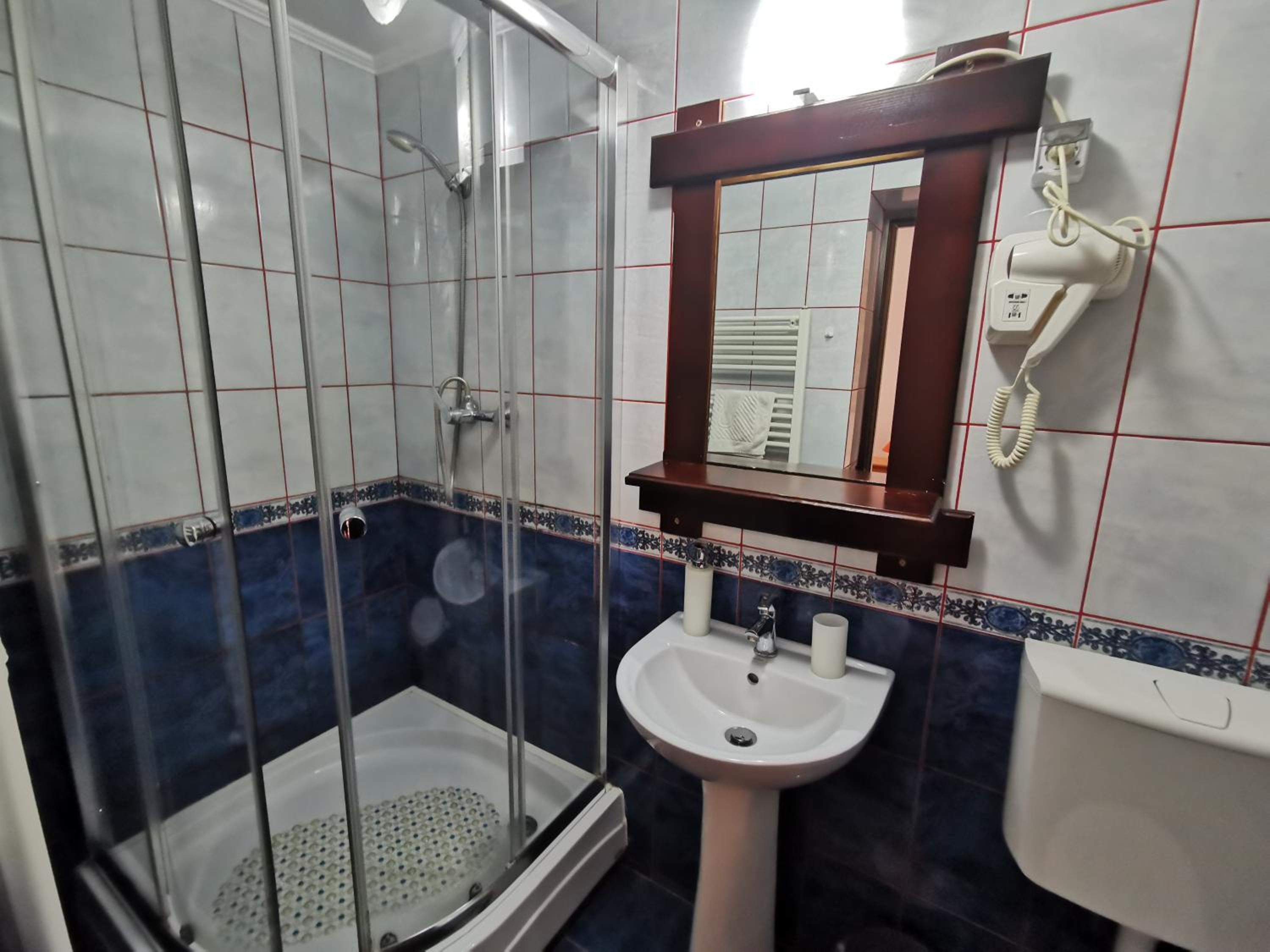 Double Room - Photo 21
