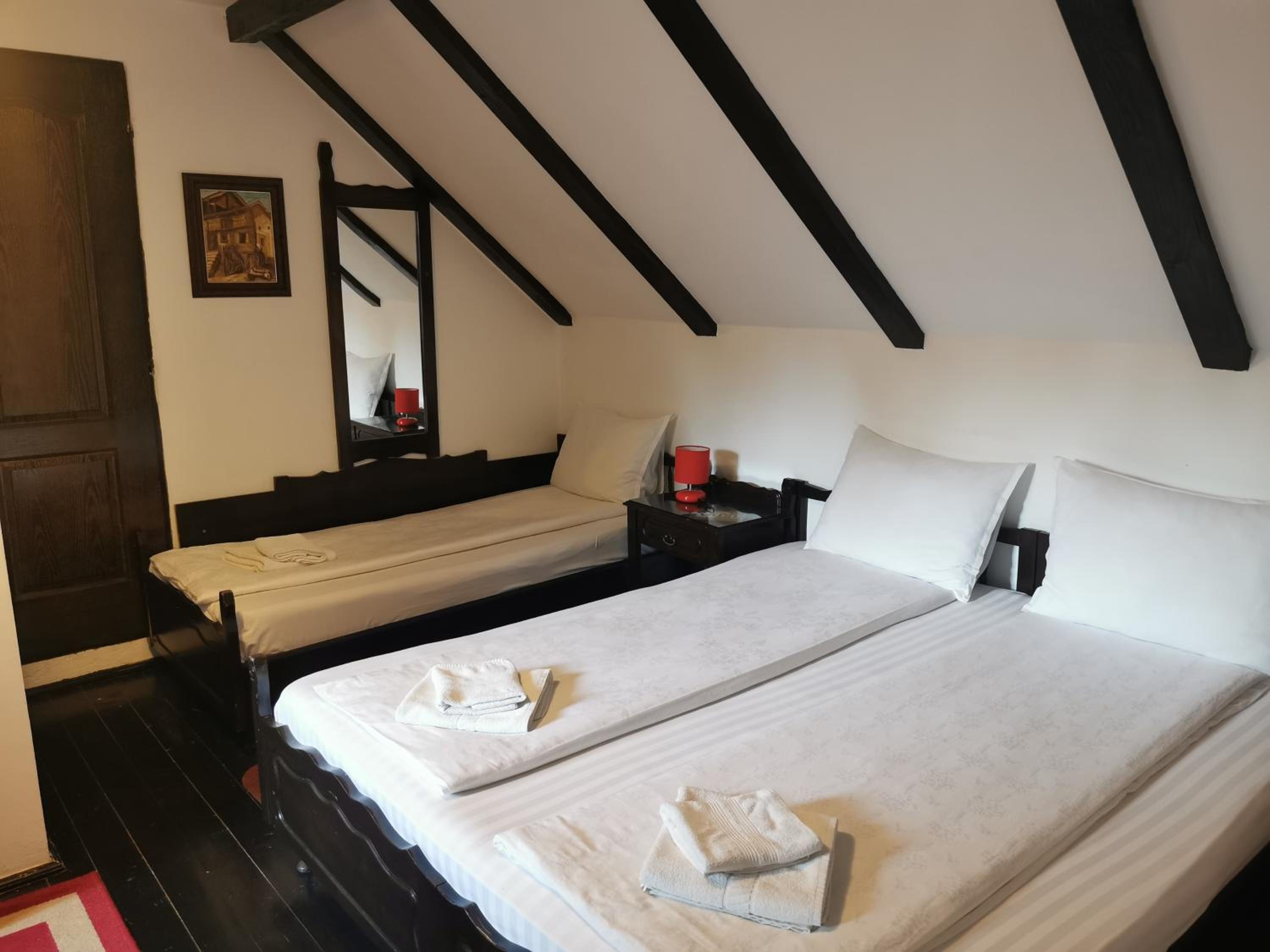 Classic Triple Room - Photo 20