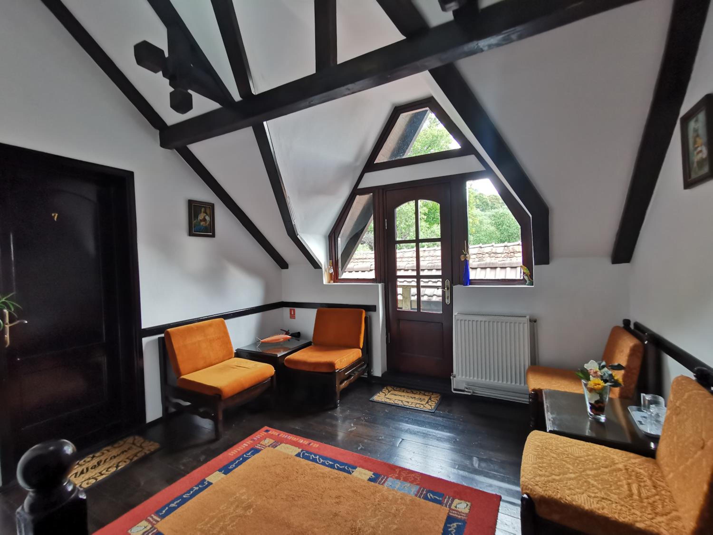 Classic Triple Room - Photo 6