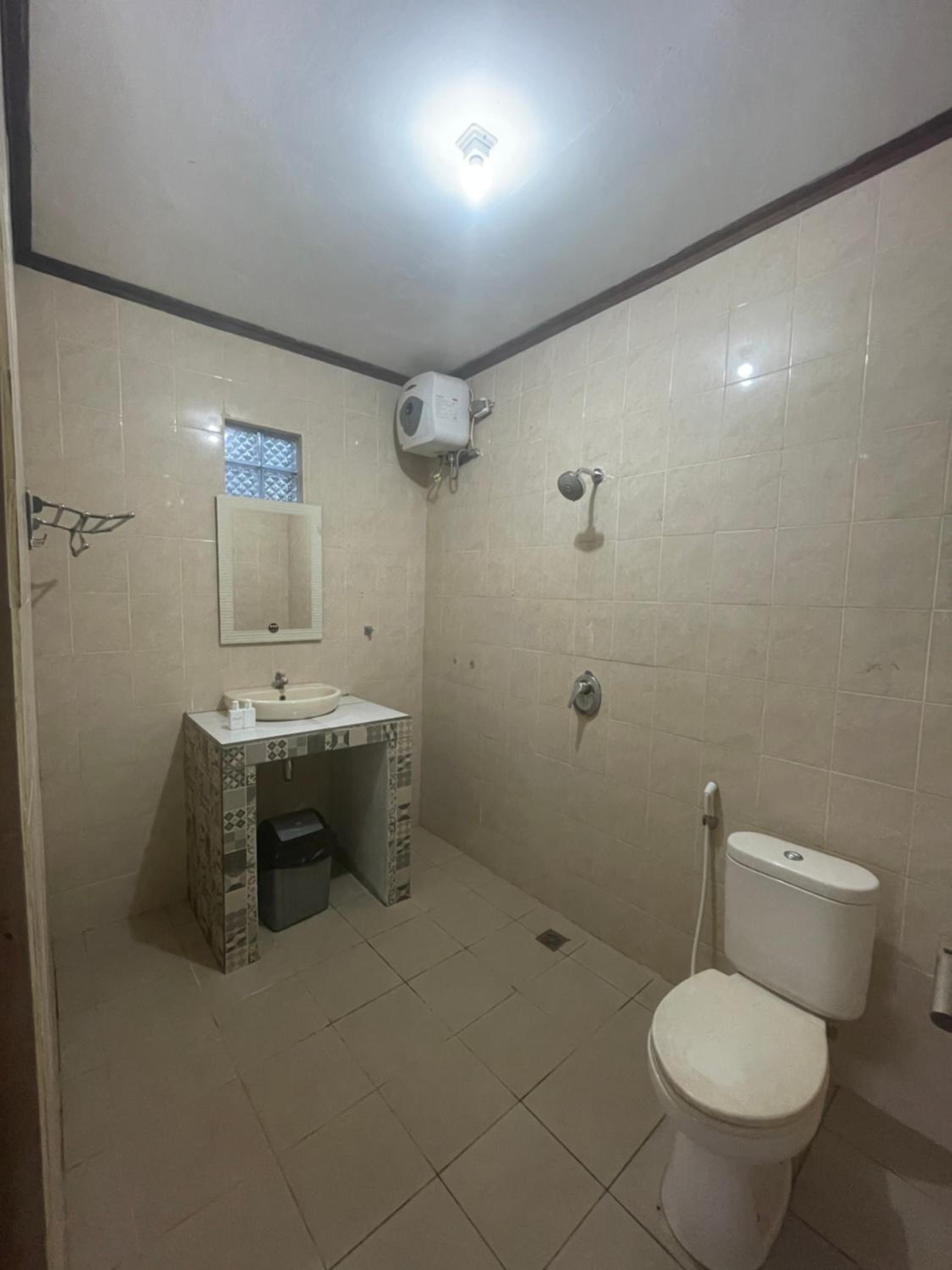 Double Room with Pool View - Photo 5