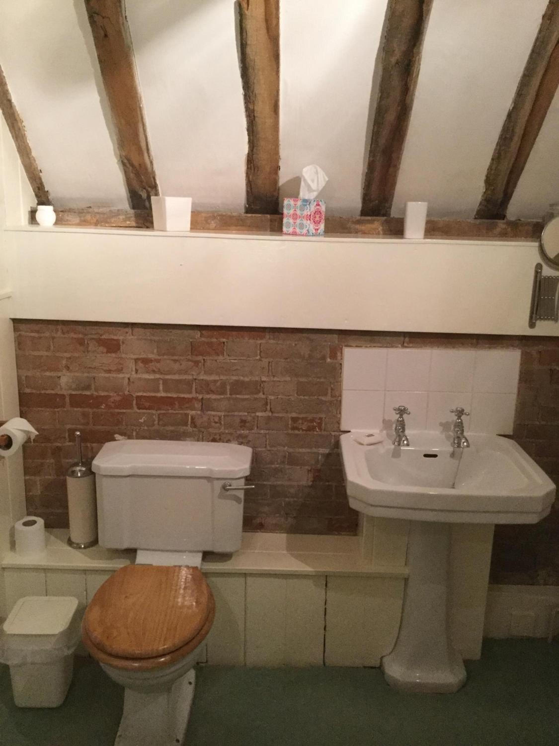 Double Room with Private Bathroom photo 3
