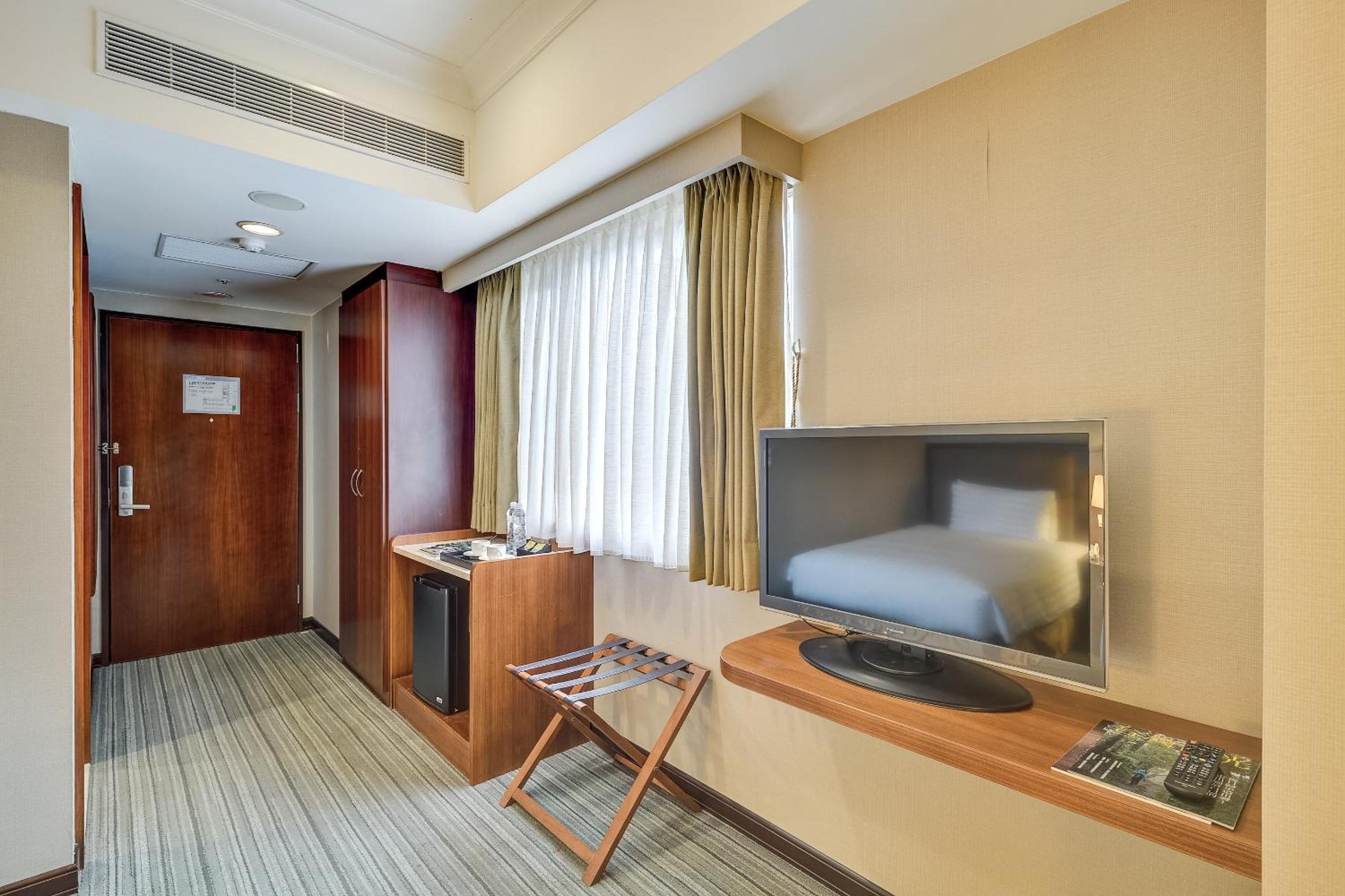 Standard Twin Room - Photo 4