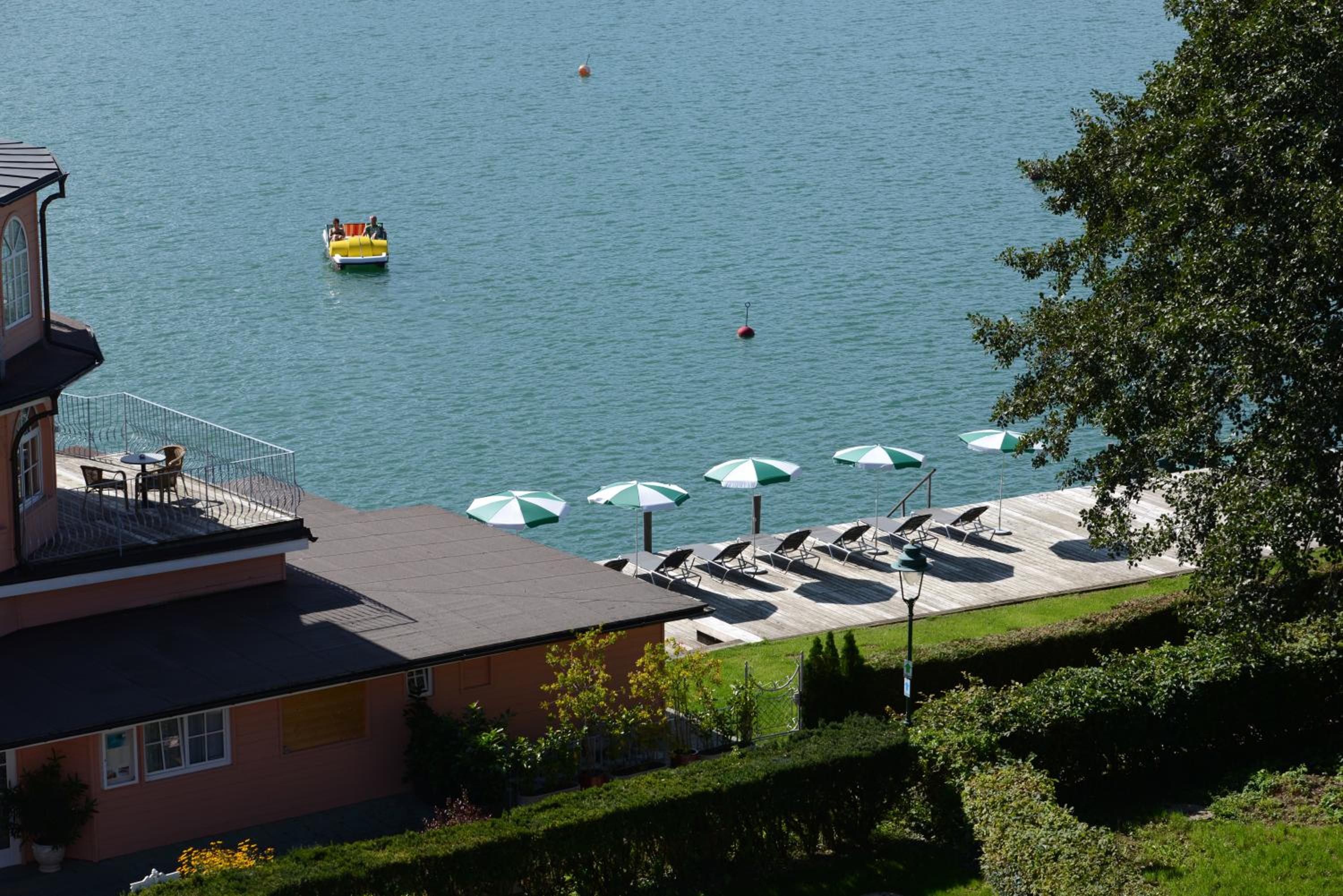 Small Double Room with Balcony and Lake View photo 2
