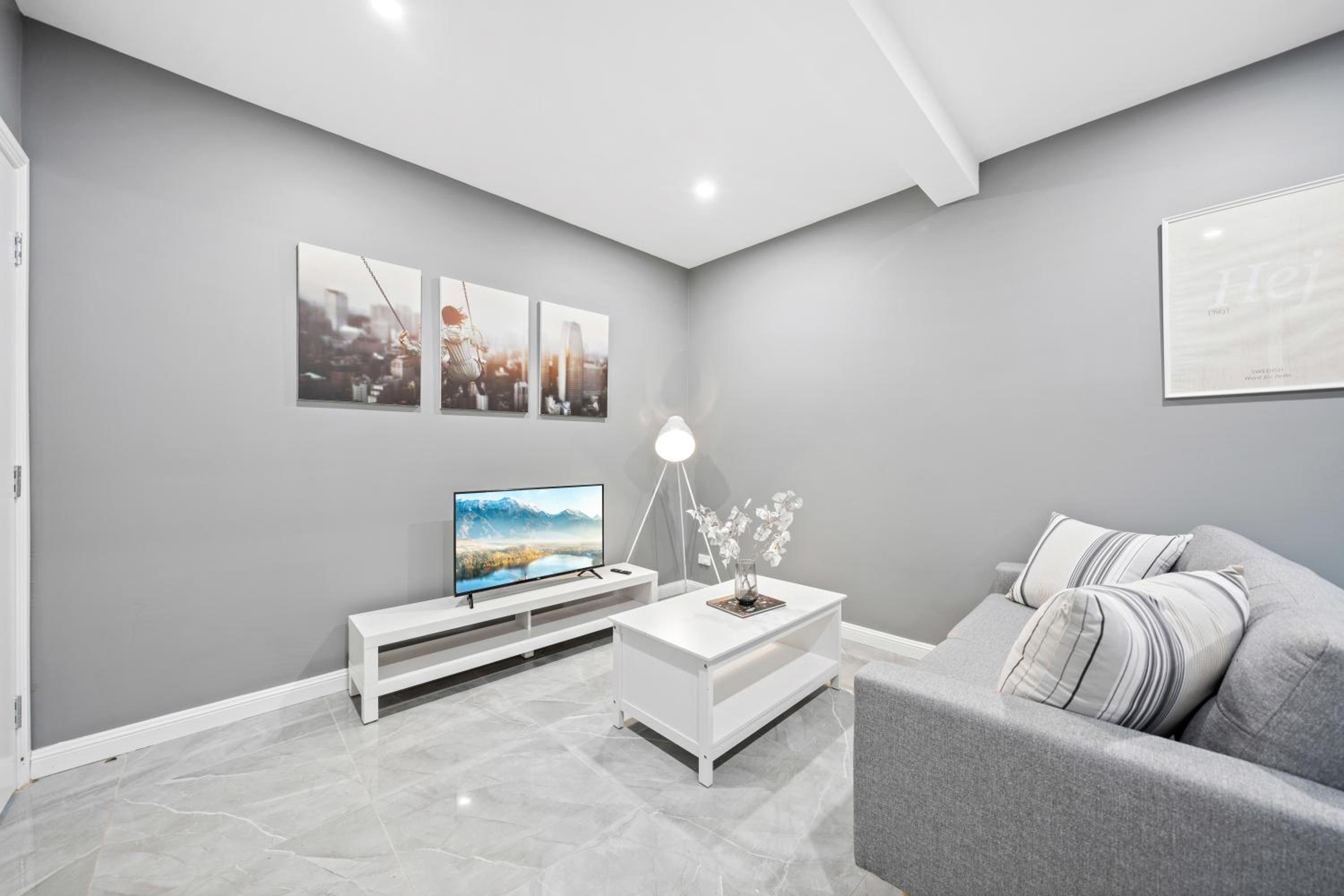Two-Bedroom House photo 2