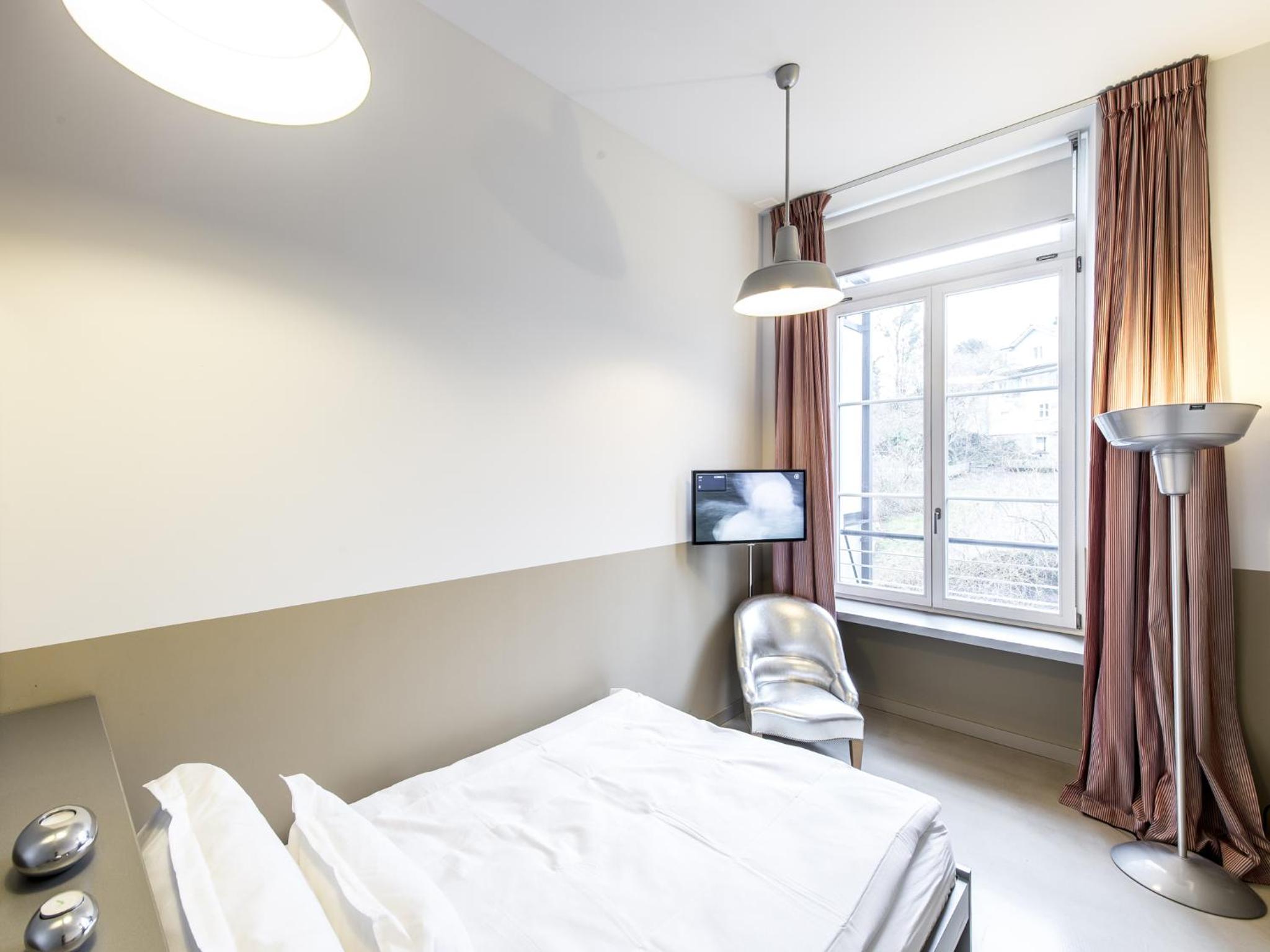 Economy Room