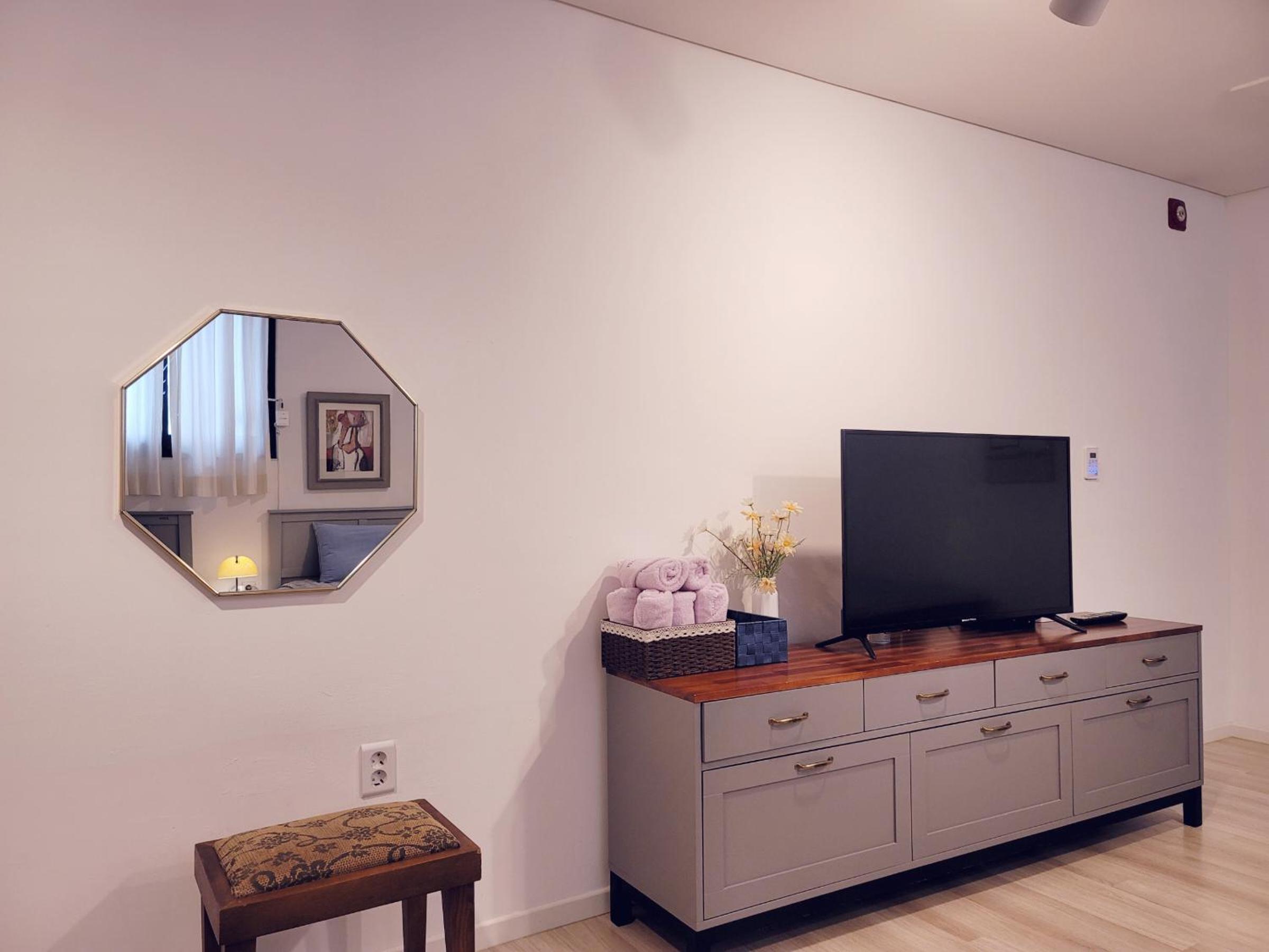 Quadruple Room - Photo 7