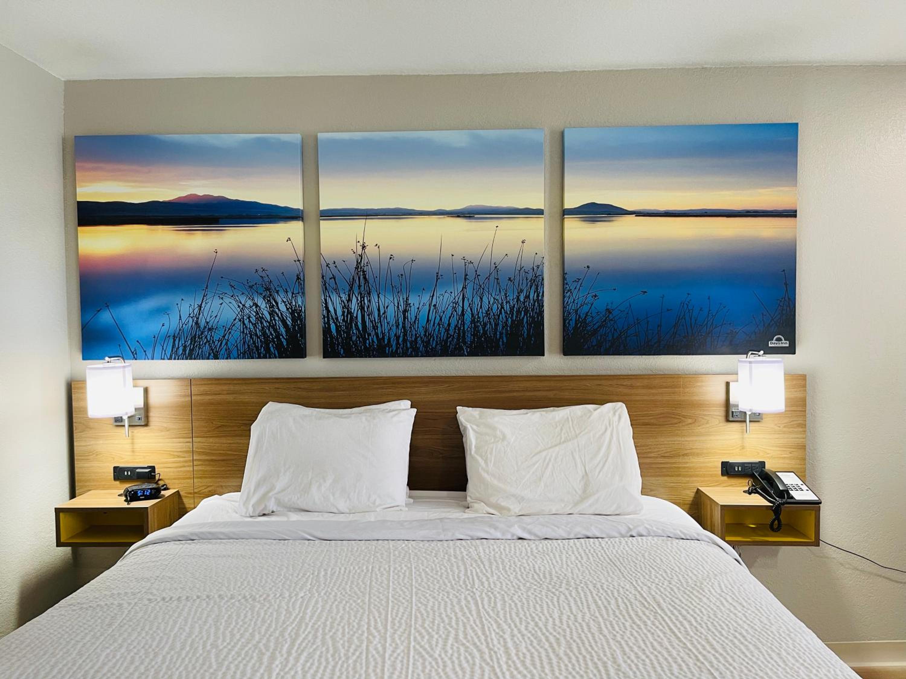 King Room - Non-Smoking - Photo 1