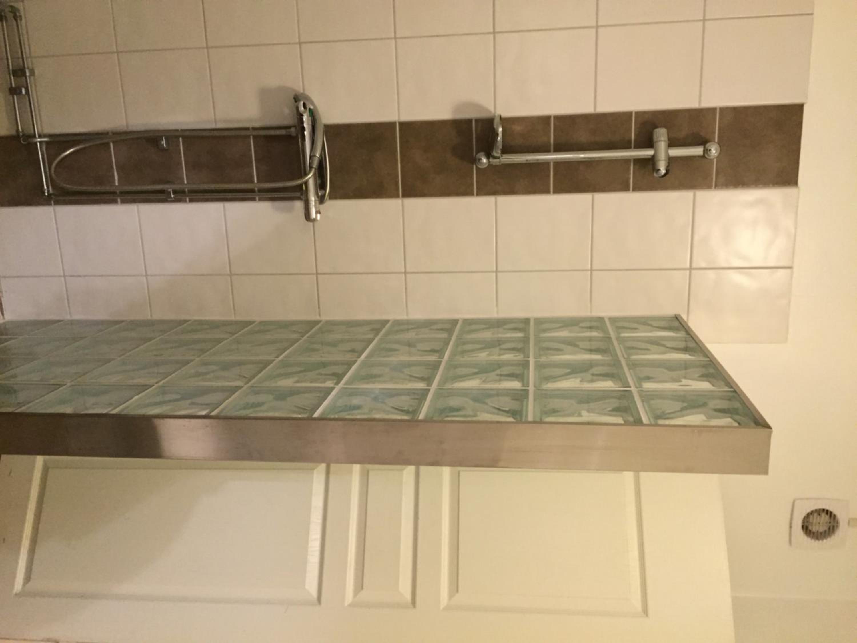 Quadruple Room with Private Bathroom - Photo 6