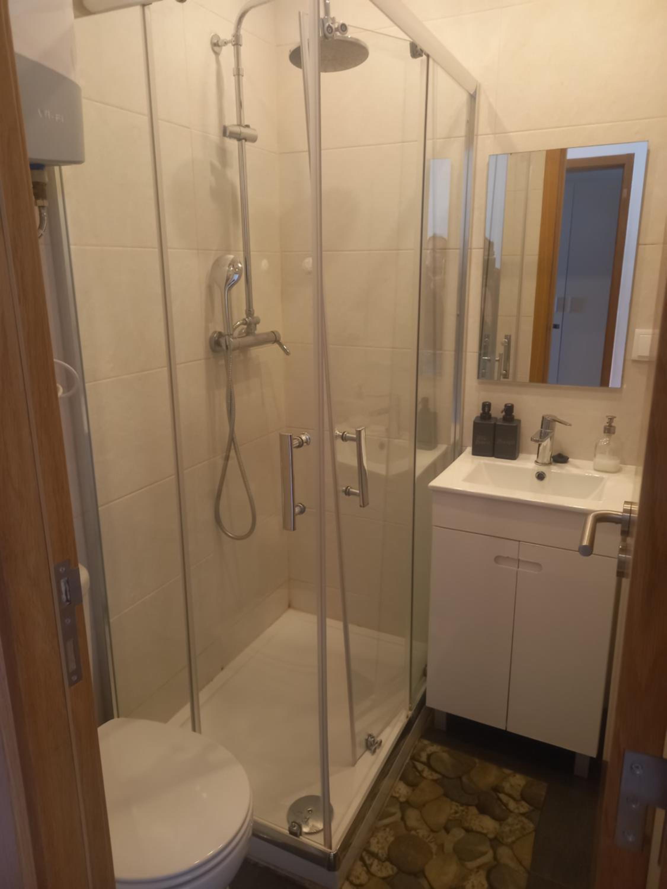 Standard Double Room - Photo 6
