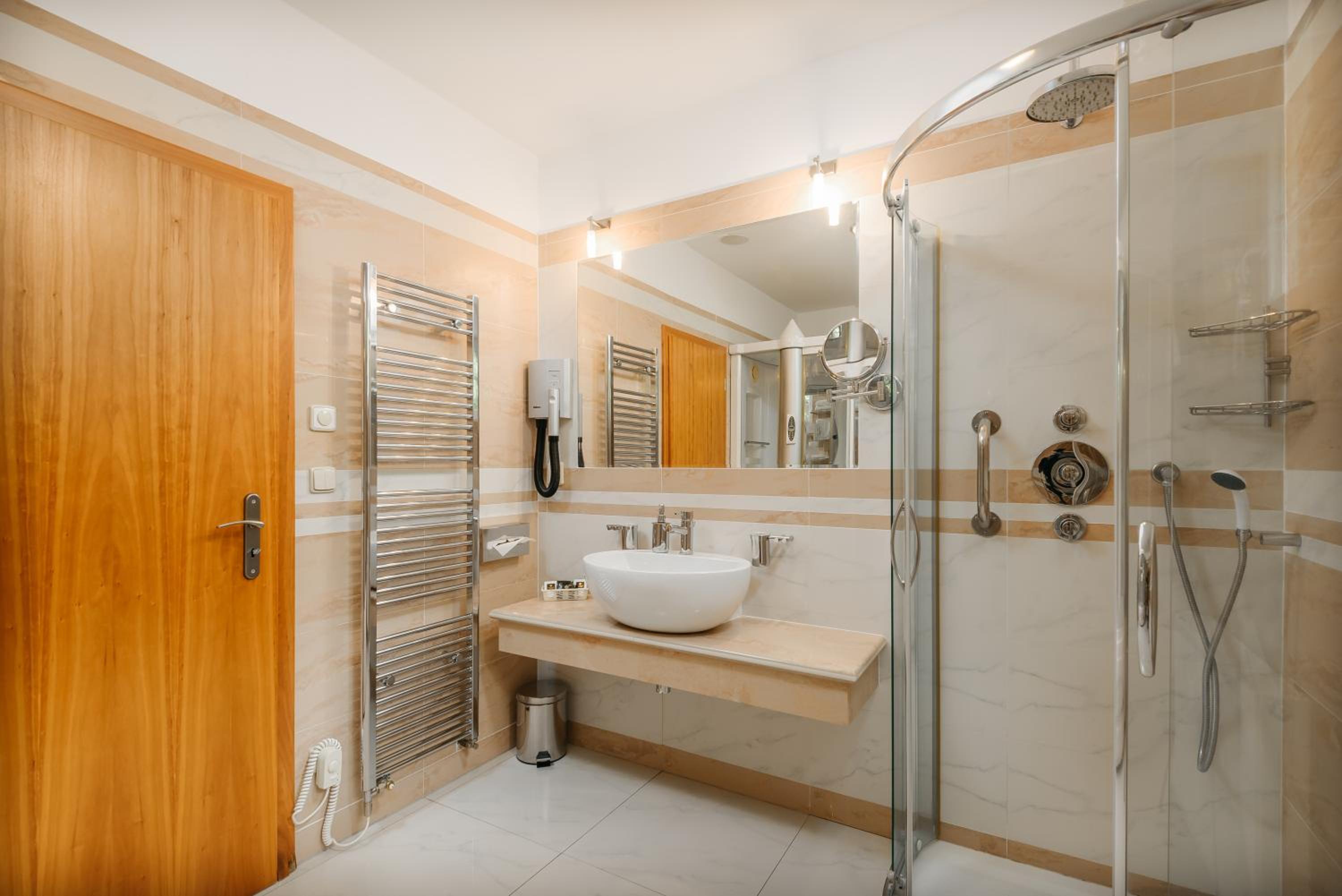Special Offer - Double or Twin Room with Wellness Package photo 2