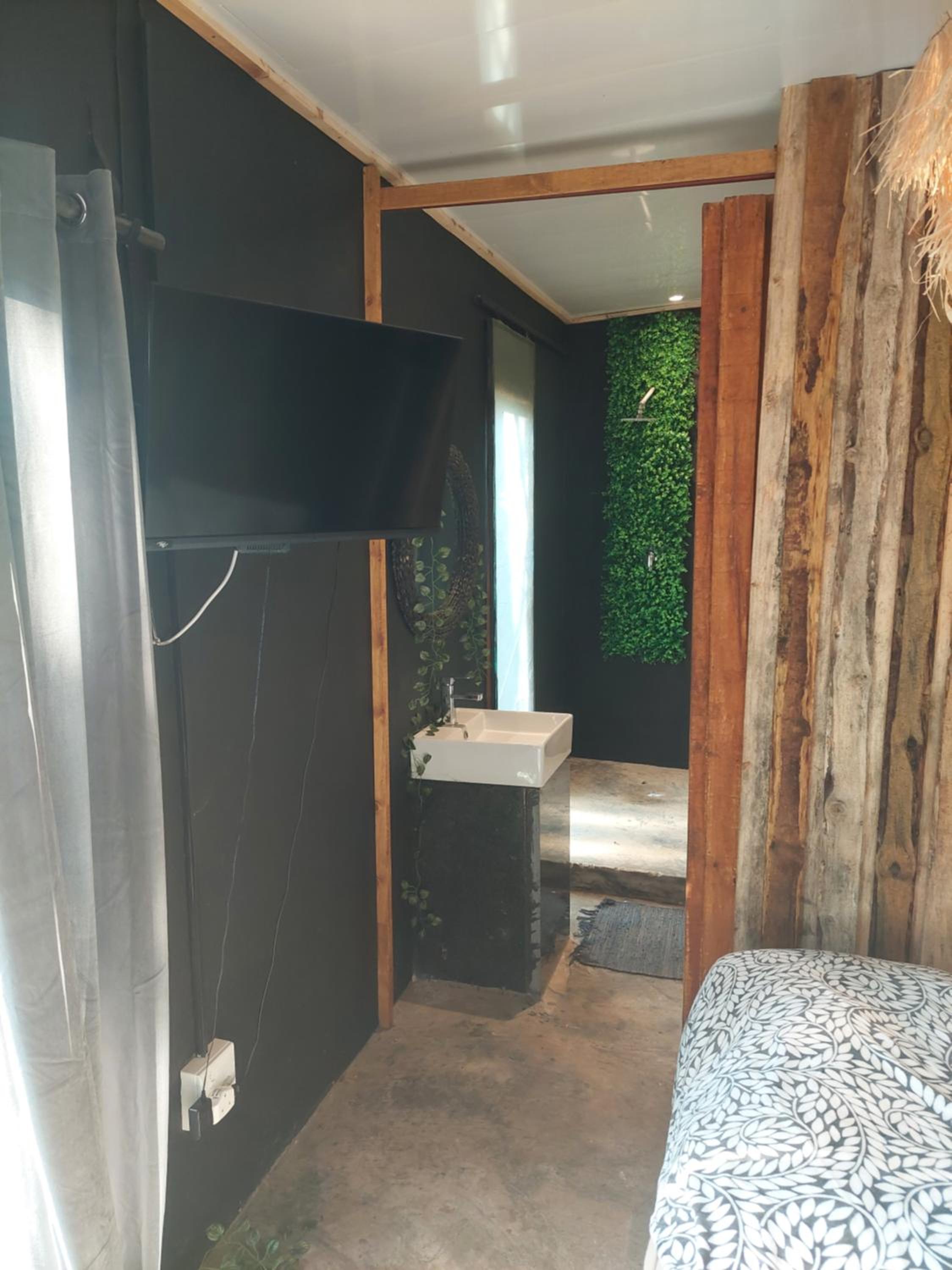 One-Bedroom Apartment - Photo 19