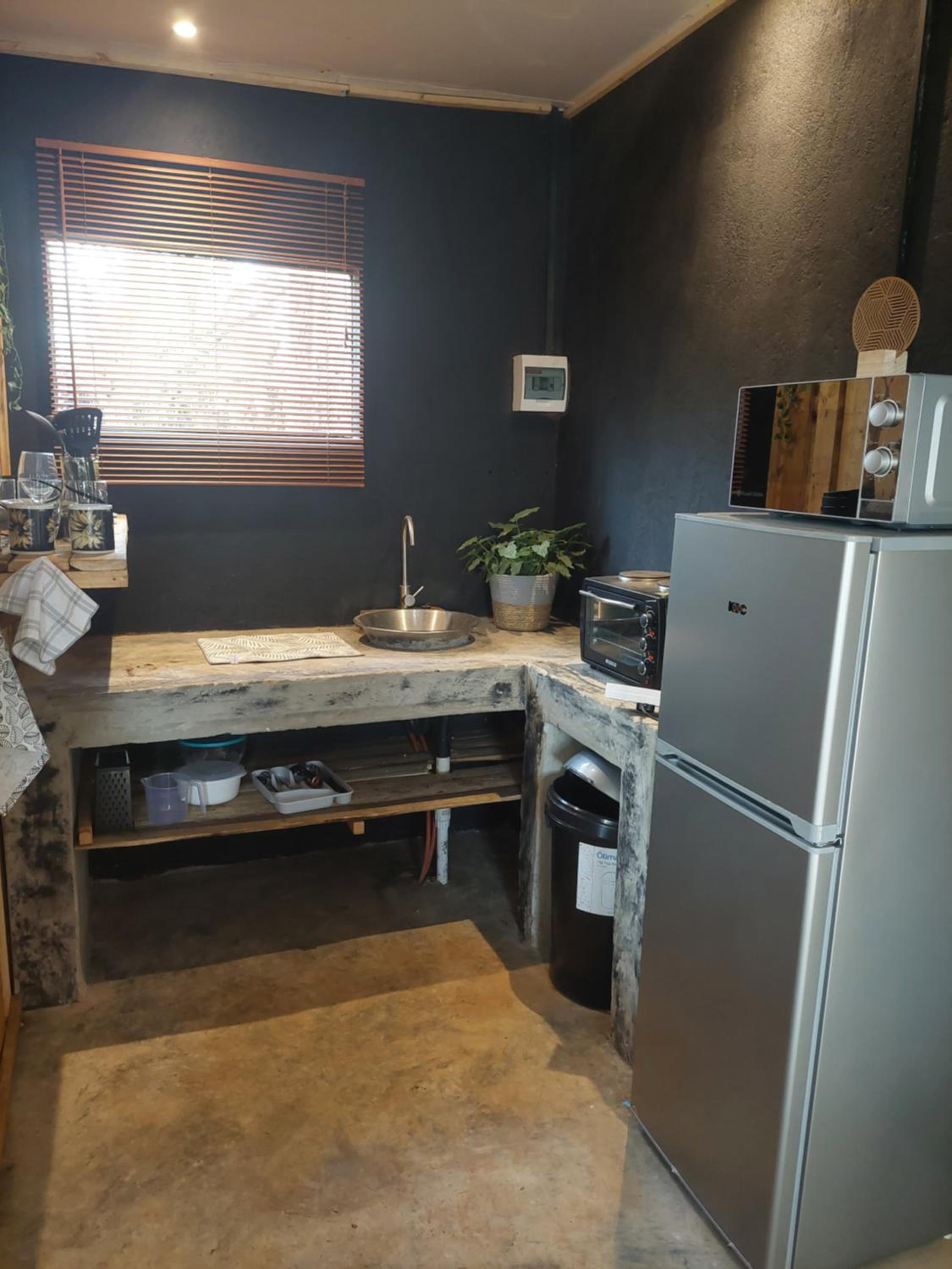 One-Bedroom Apartment - Photo 14