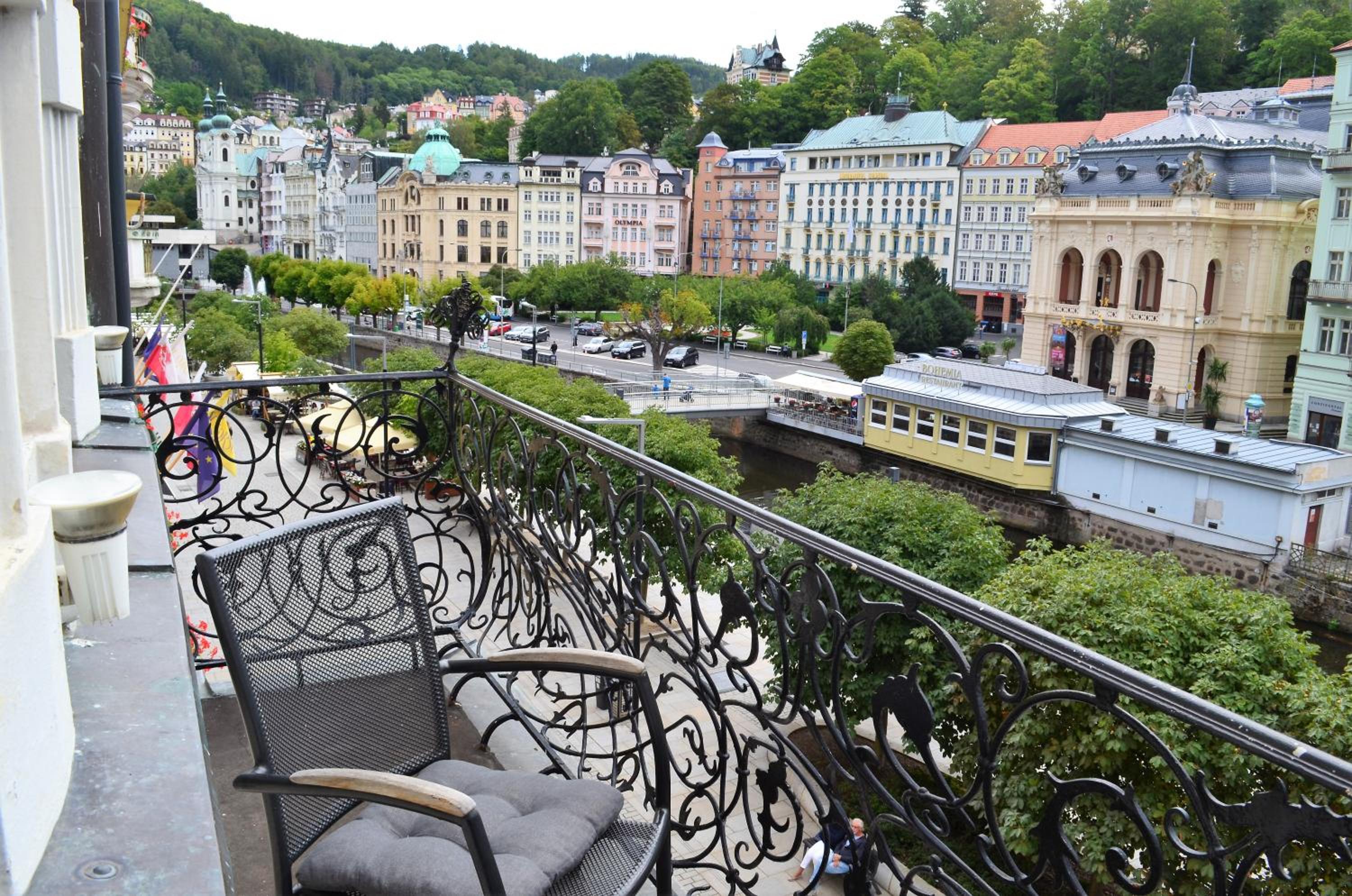 Double Room with Balcony - Photo 2