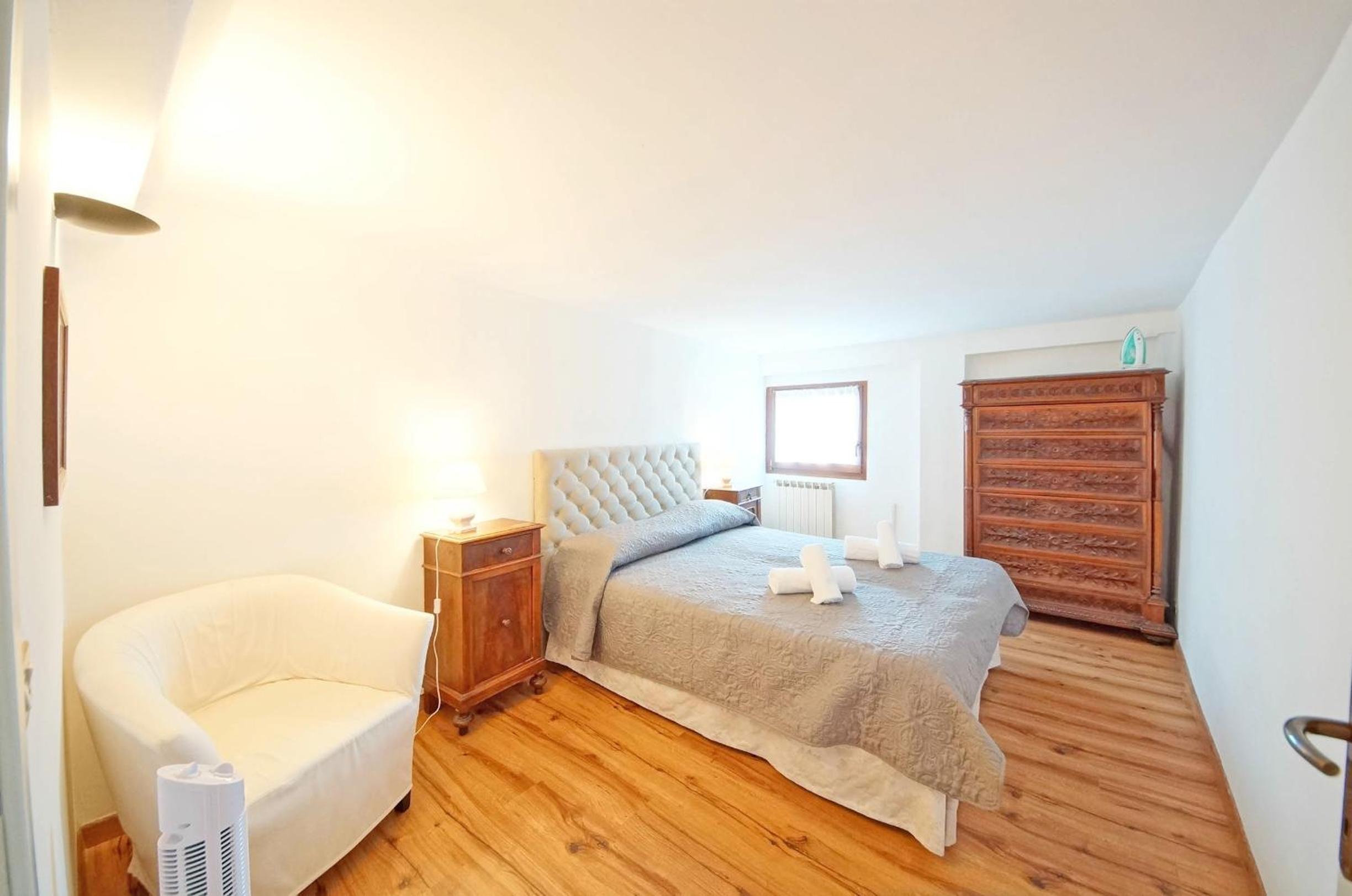 Three-Bedroom Apartment photo 1