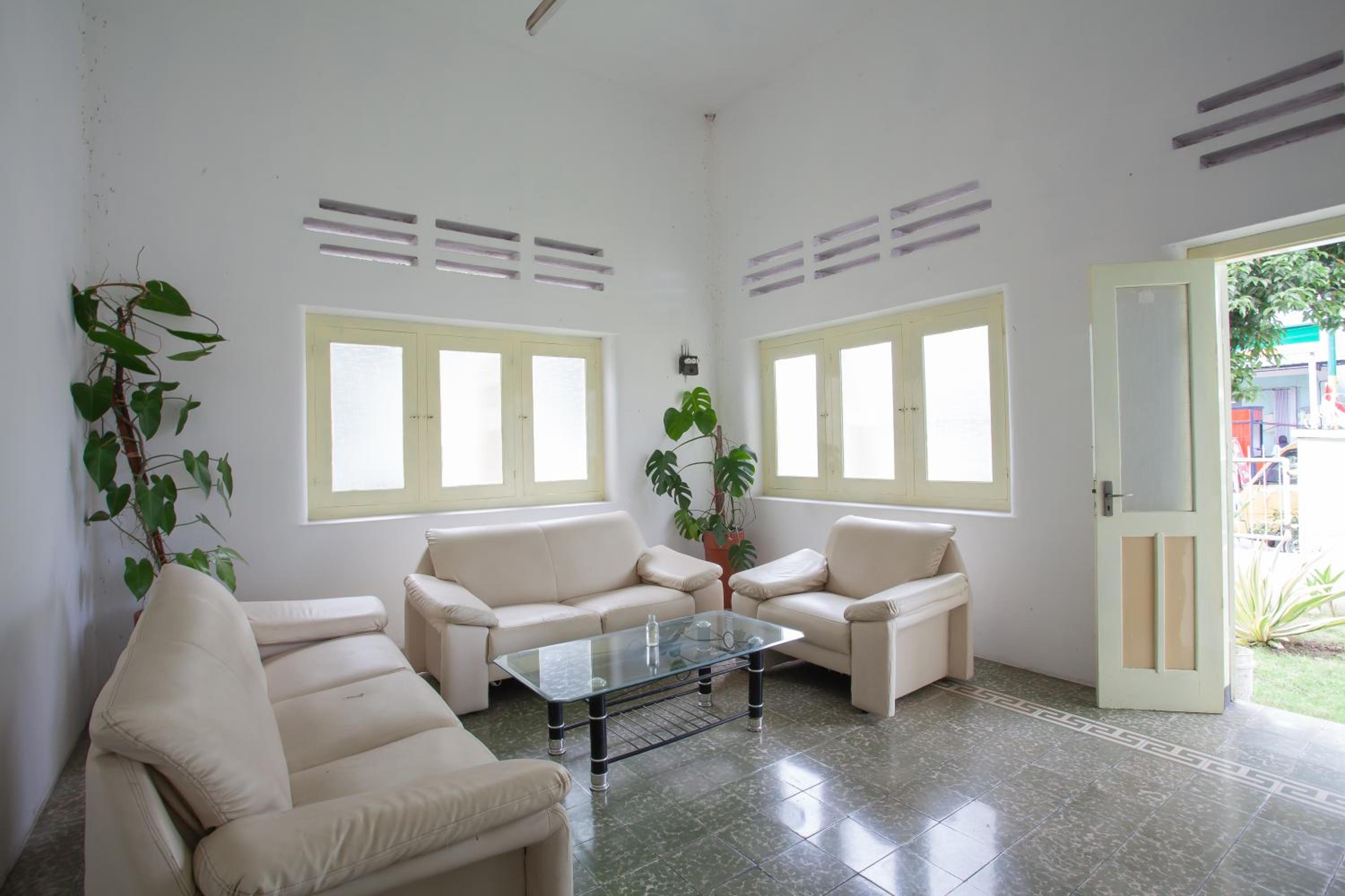 One-Bedroom House - Photo 13