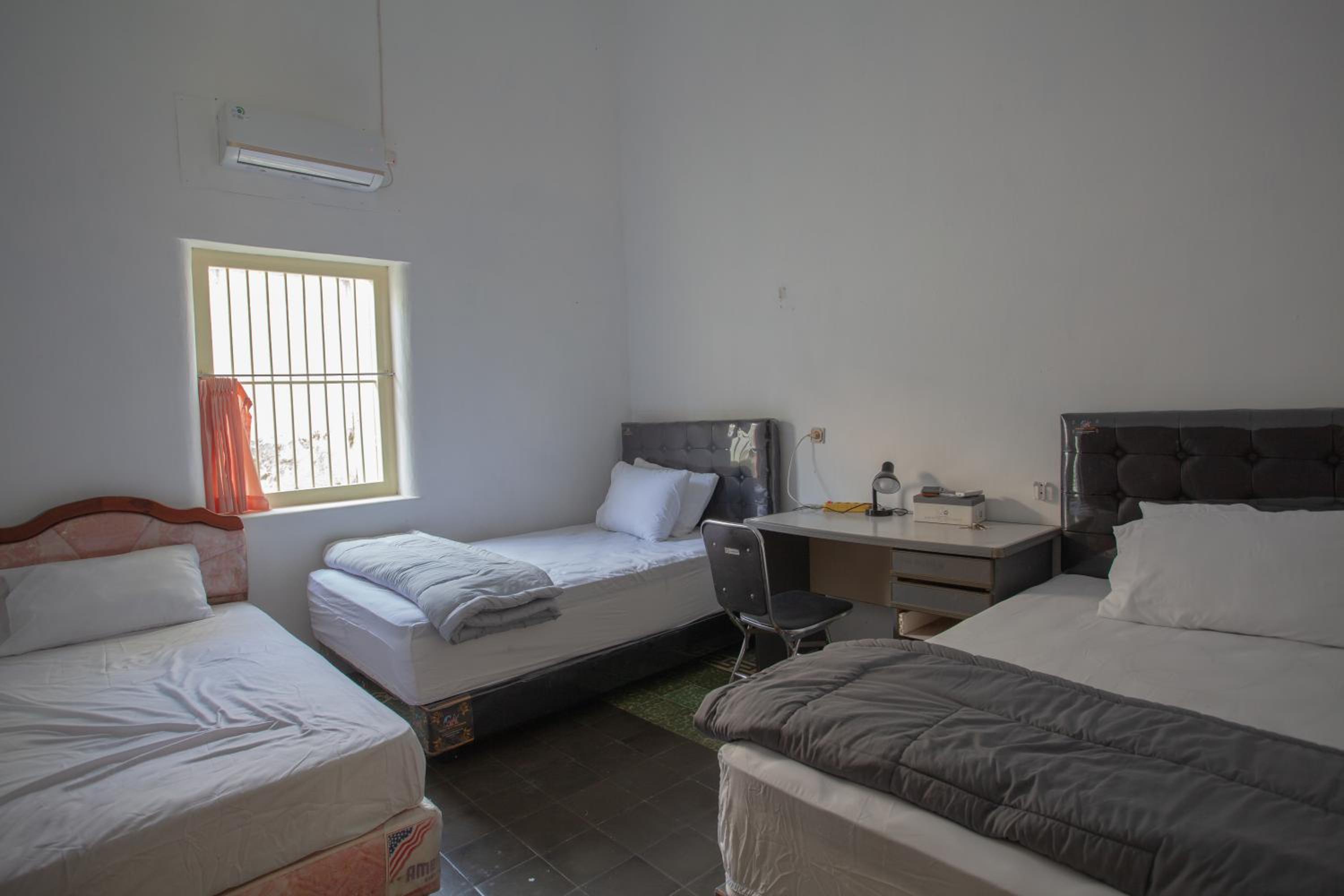 One-Bedroom House - Photo 11
